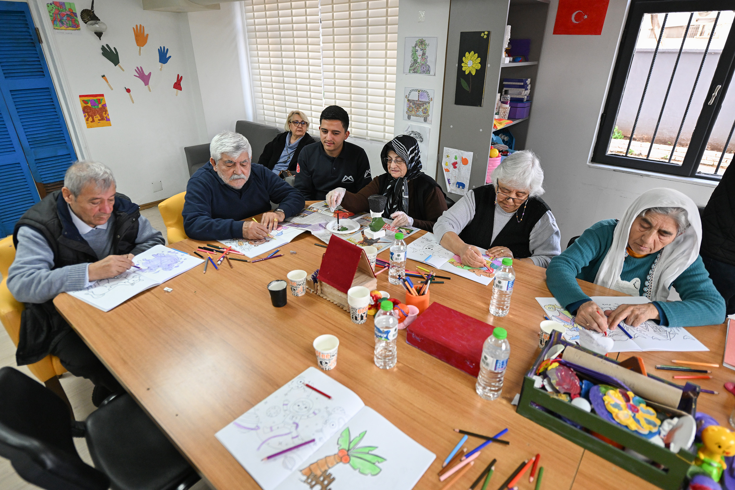 ALZHEİMER HASTALARI BU MERKEZ İLE HAYATA SIKI SIKIYA TUTUNUYOR