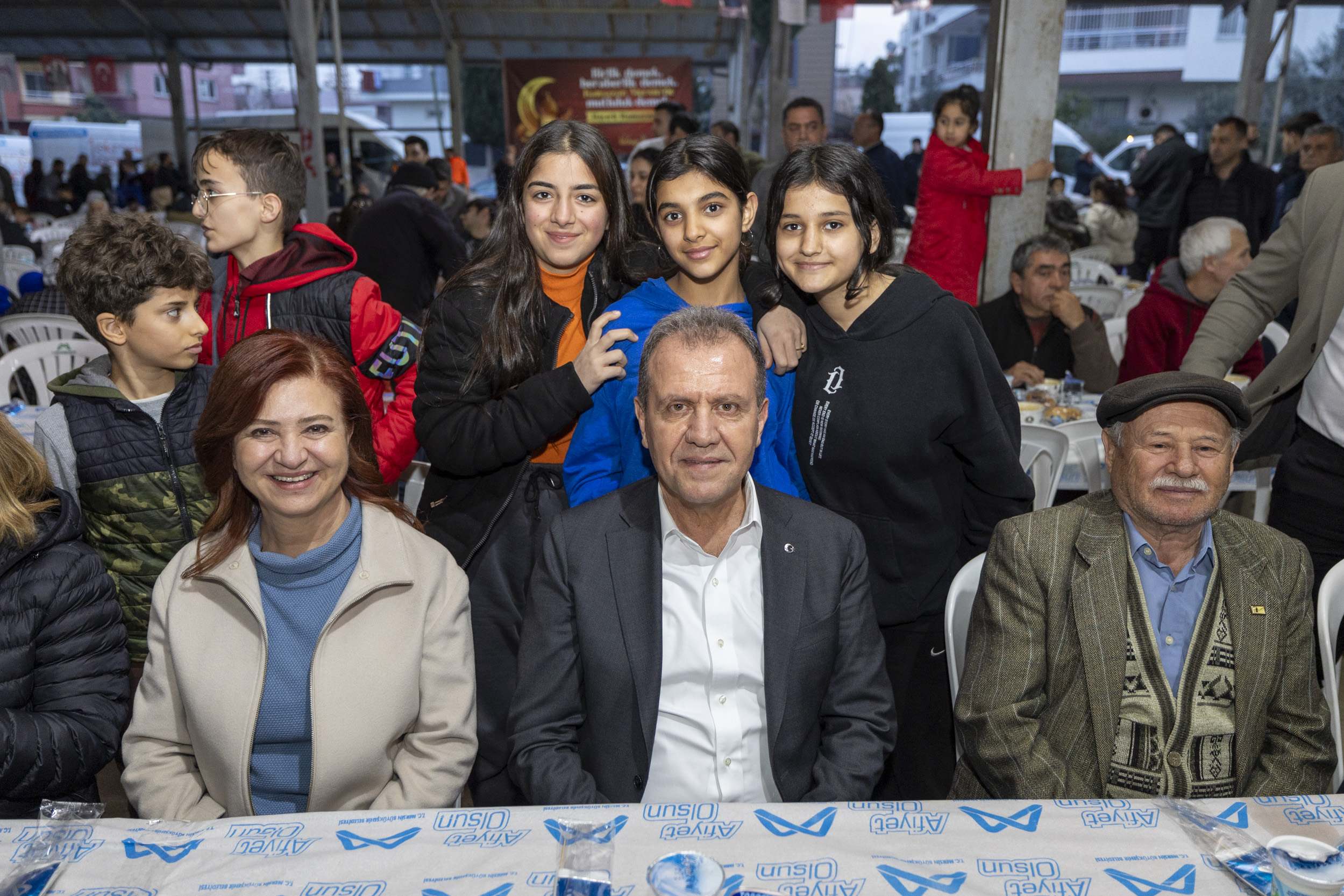 BAŞKAN SEÇER VE MERAL SEÇER, TOROSLAR HALKIYLA İFTAR YAPTI