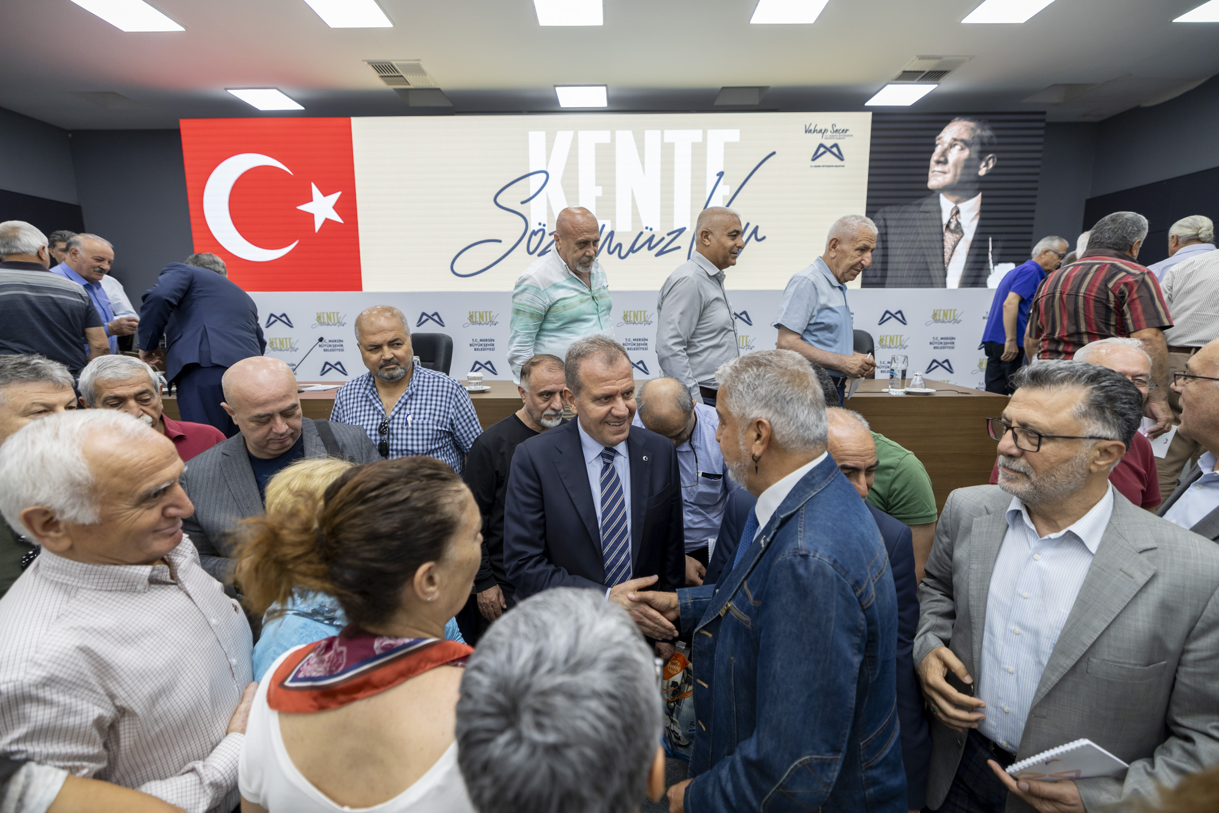 BAŞKAN SEÇER, ‘KENT KATILIMI BULUŞMALARI’ KAPSAMINDA YÖRE DERNEKLERİYLE BİR ARAYA GELDİ