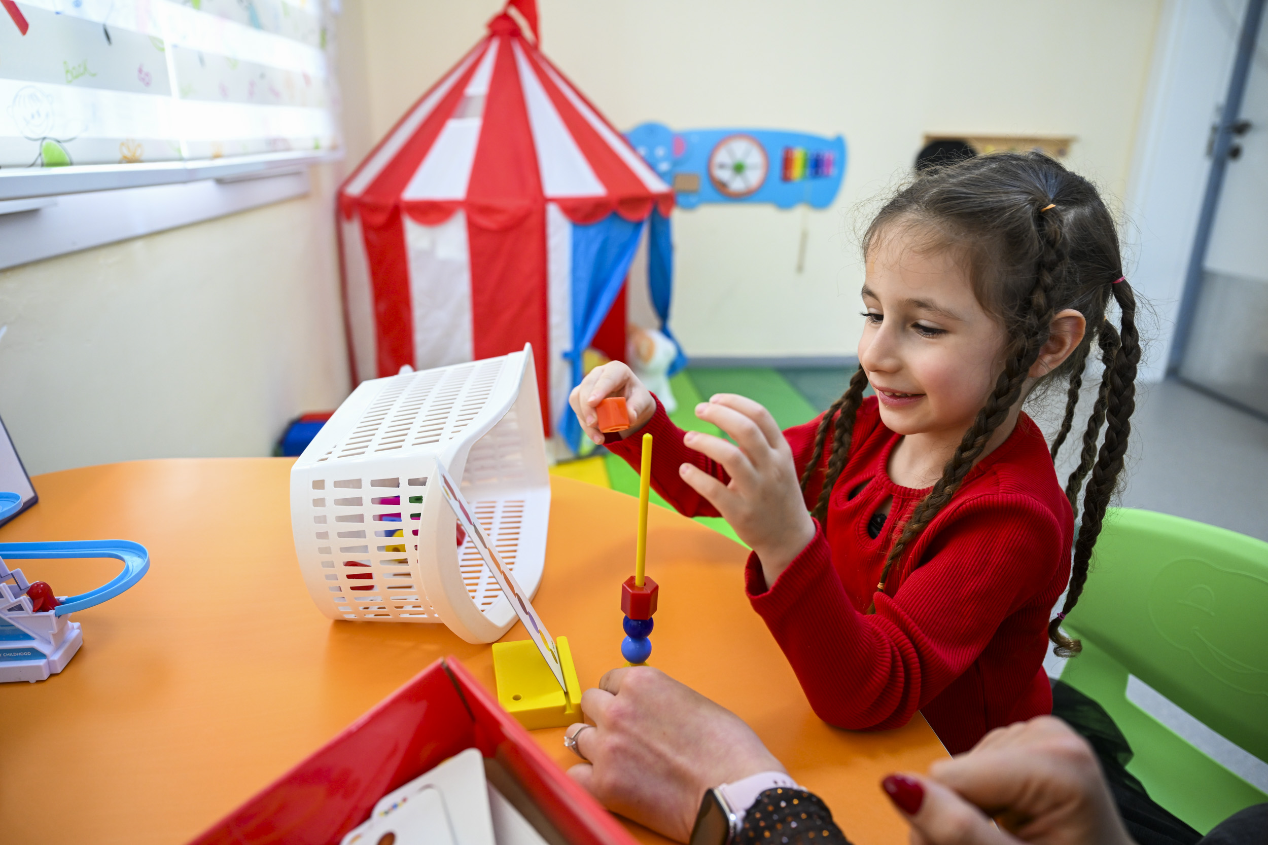 BÜYÜKŞEHİR BELEDİYESİ, OTİZM AİLE DANIŞMA MERKEZİ İLE ÖRNEK OLUYOR
