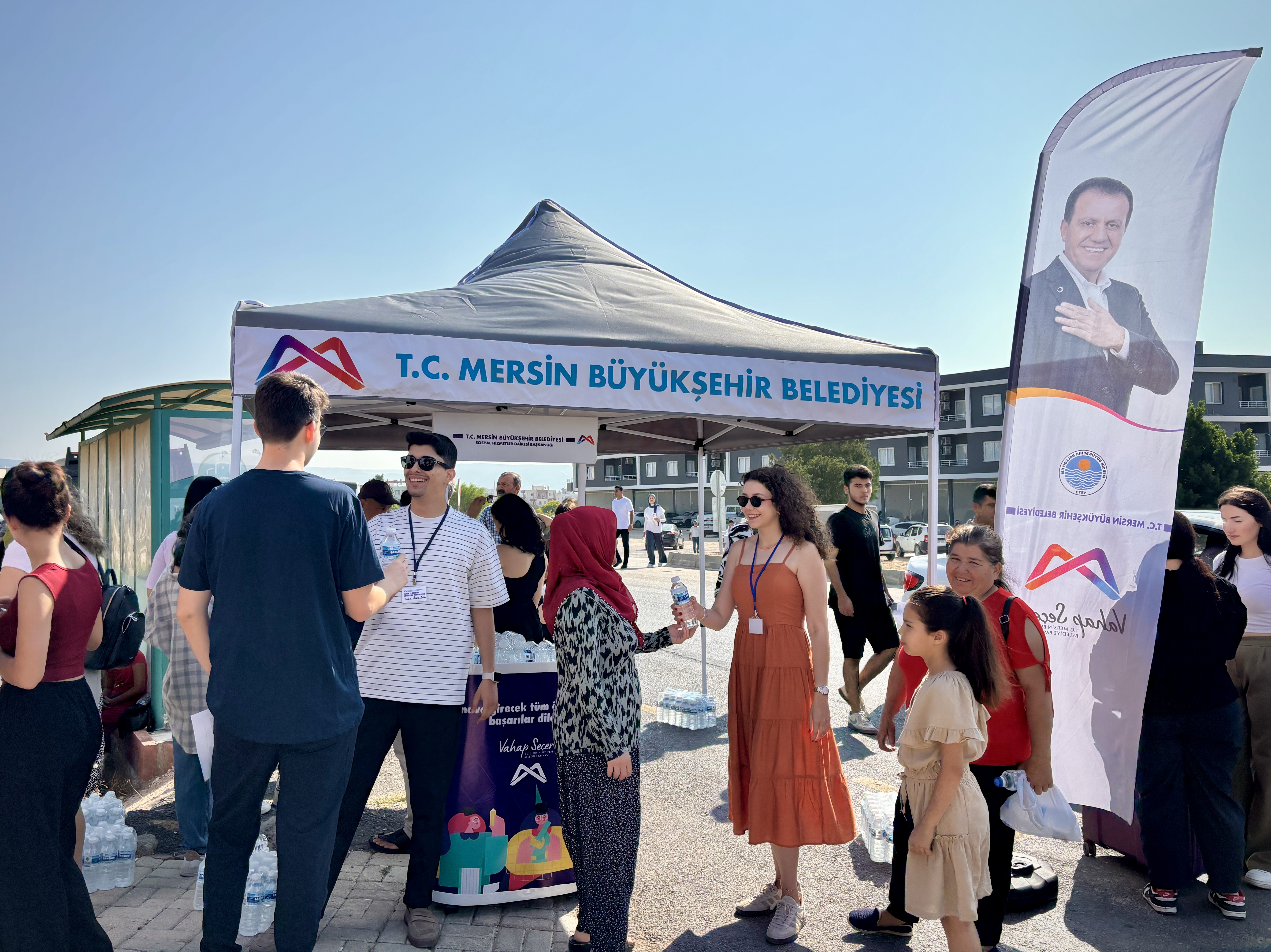 BÜYÜKŞEHİR ÖĞRENCİ VE VELİLERİN YKS HEYECANINA ORTAK OLDU