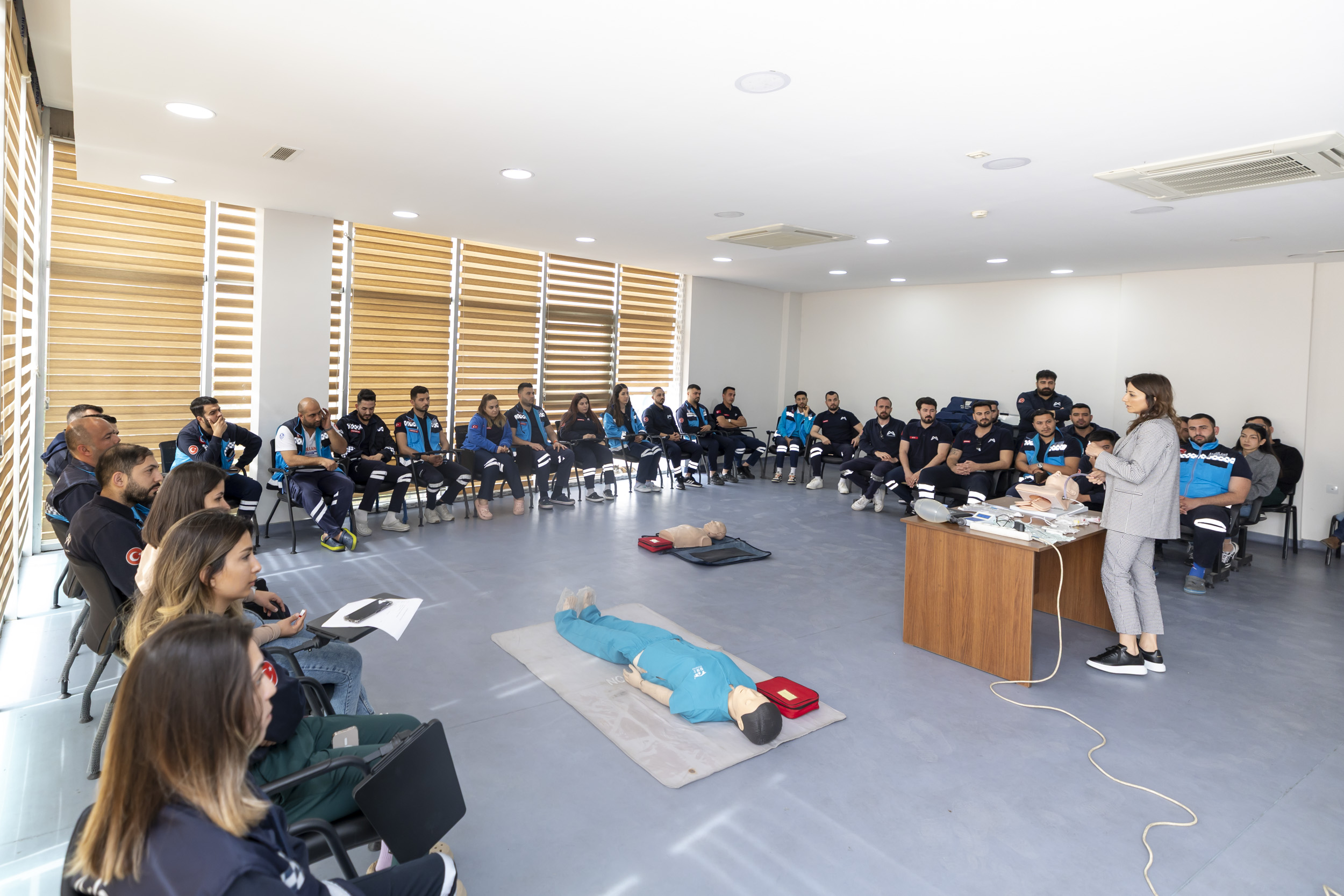 BÜYÜKŞEHİR SAĞLIK PERSONELİNE ‘TEMEL YAŞAM DESTEĞİ VE ENTÜBASYON’ EĞİTİMİ VERİLDİ
