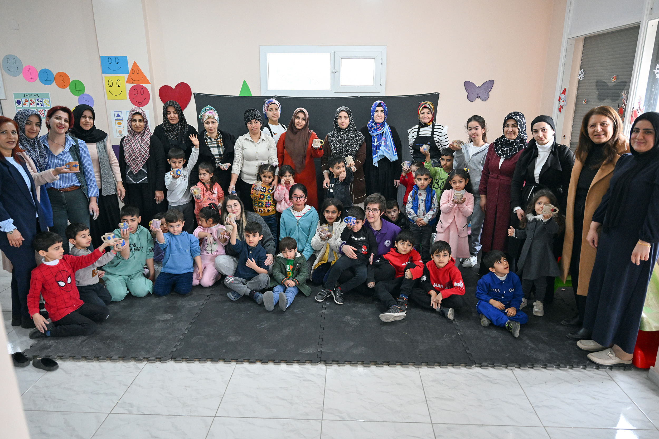 BÜYÜKŞEHİR’İN KADIN VE ÇOCUK ATÖLYELERİ ANNE VE ÇOCUKLARA İYİ GELİYOR