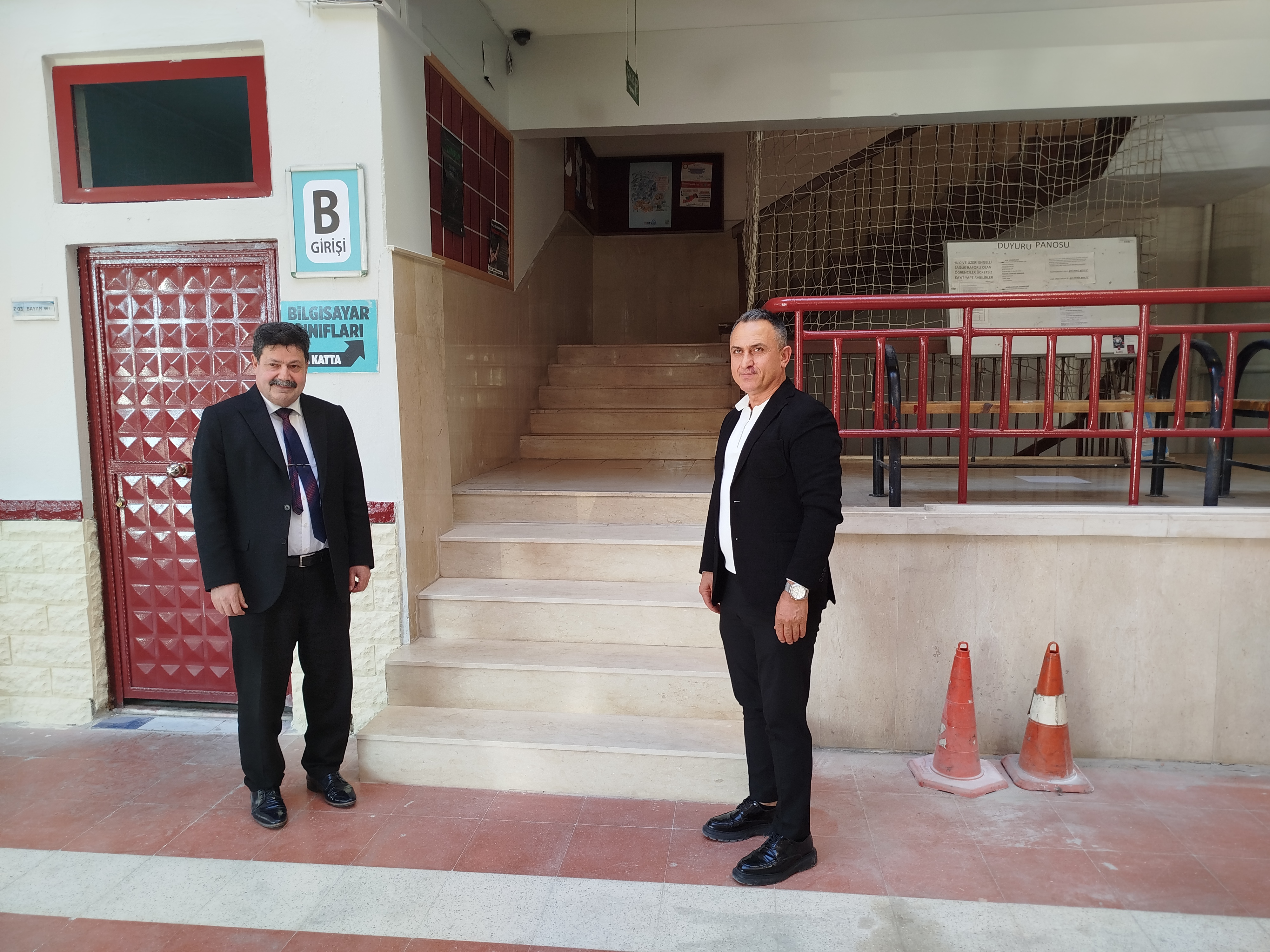 HAYIR SEVER İŞ ADAMINDAN EĞİTİME DESTEK