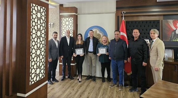 TARSUS TİCARET BORSASI PERSONELLERİNE ÖDÜL 