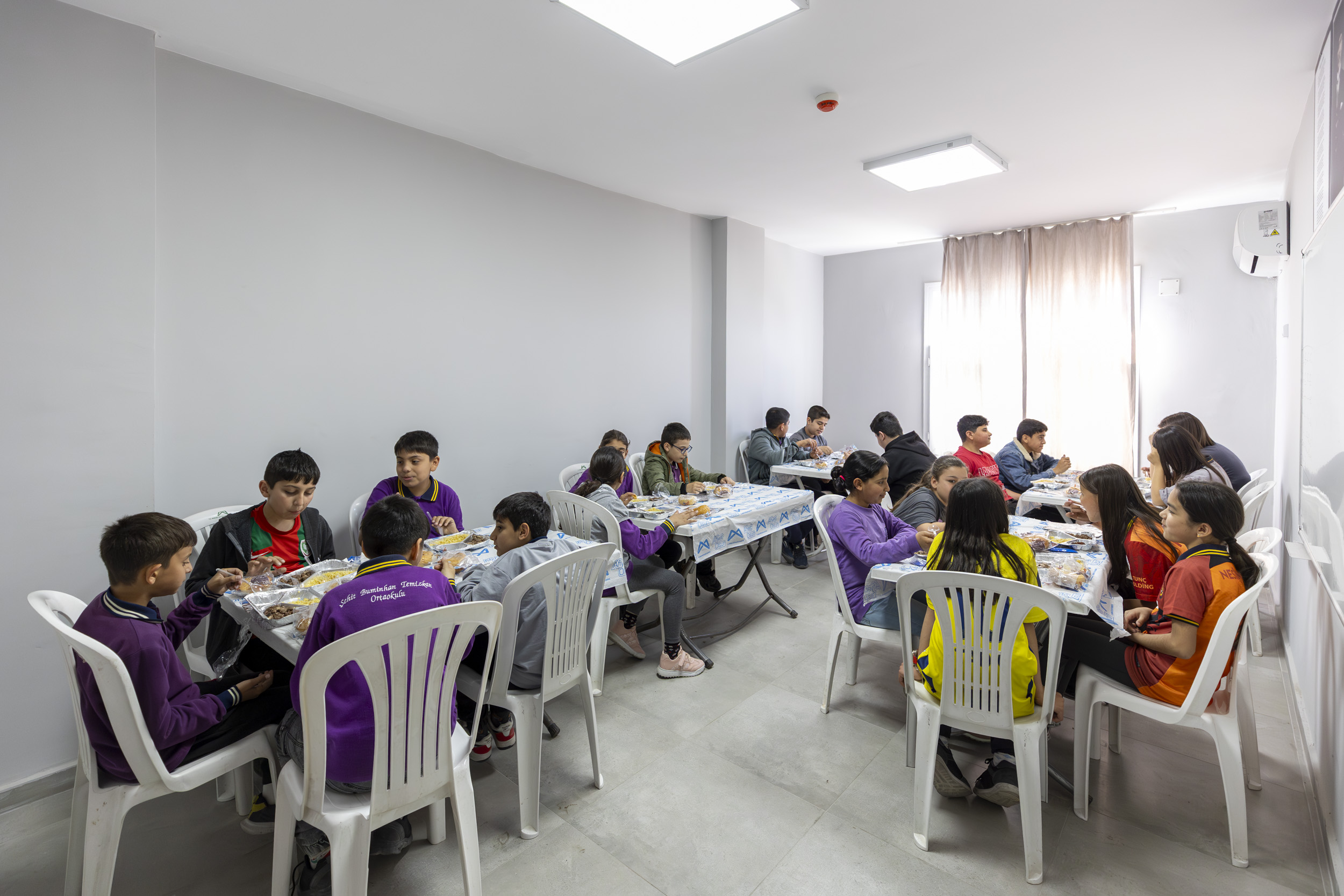 KURS MERKEZİ ÖĞRENCİLERİNİN BİR ÖĞÜN YEMEKLERİ BÜYÜKŞEHİR’DEN