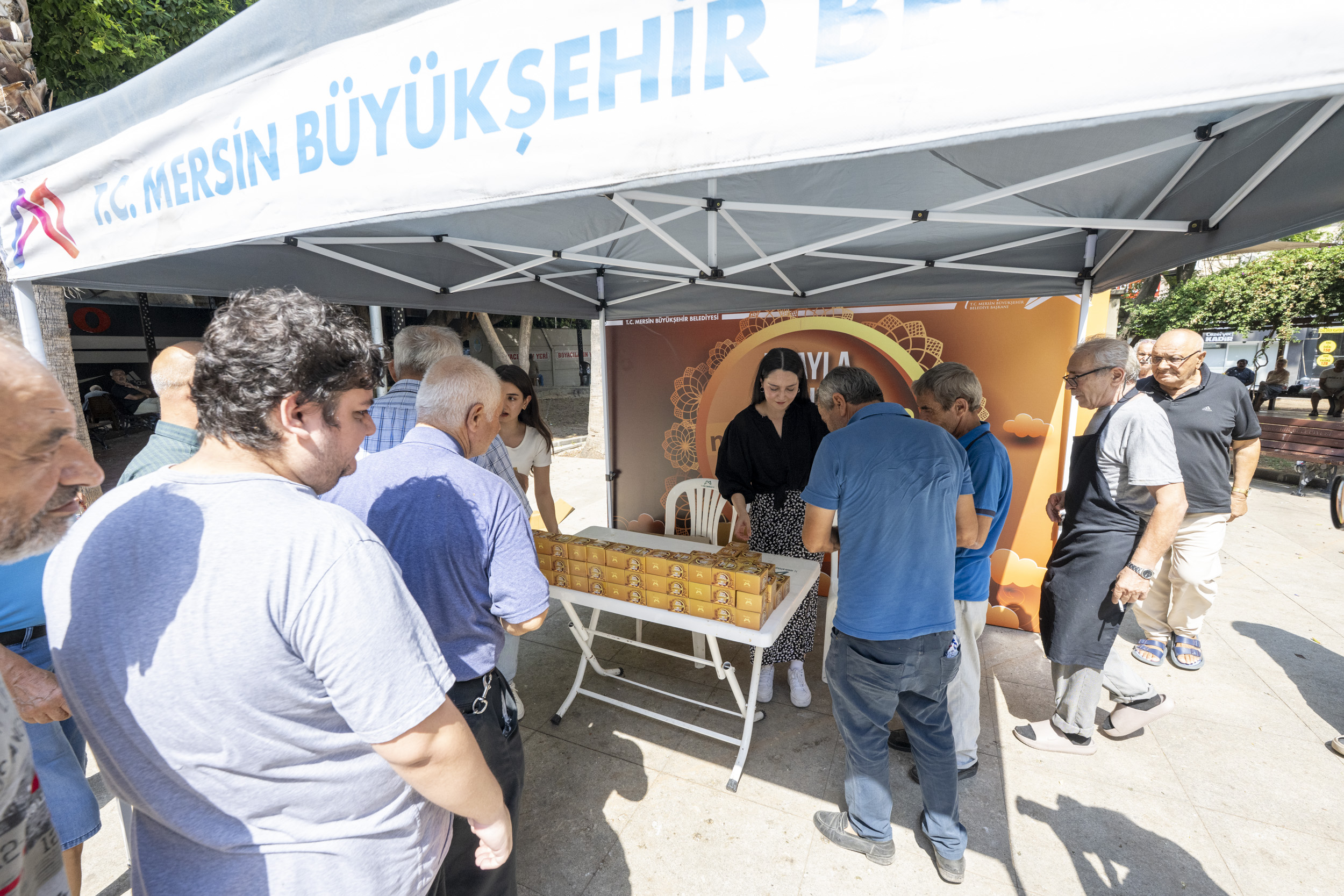MEVLİD KANDİLİ’NDE KANDİL SİMİTLERİ YURTTAŞLARA ULAŞTIRILDI