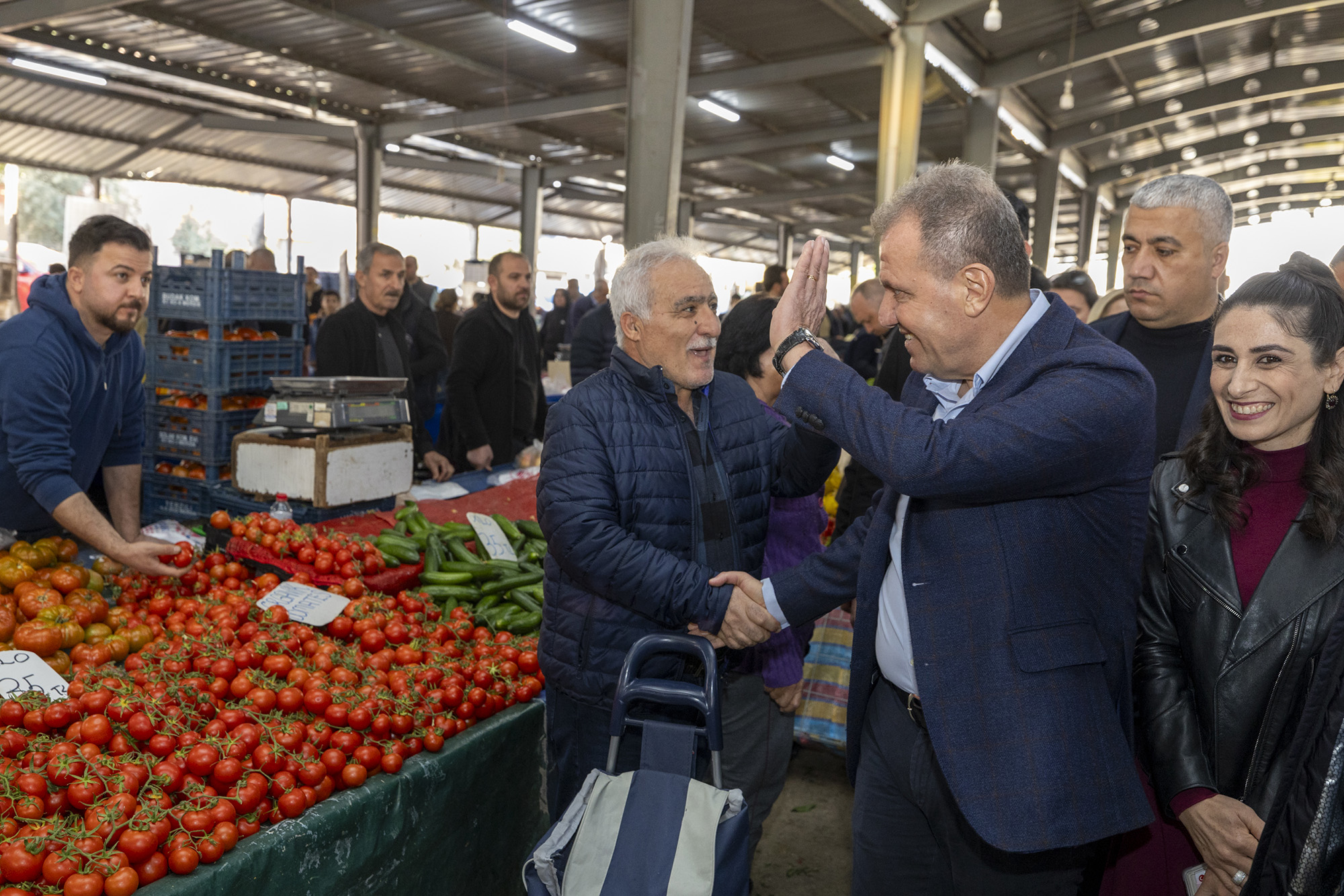 SEÇER: “EKONOMİNİN ÇİVİSİ ÇIKTI, TEDAVİSİ SANDIK”