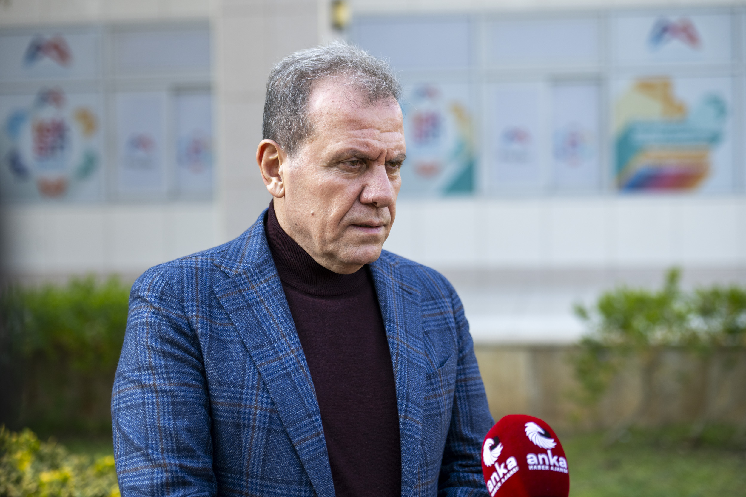 VAHAP SEÇER’DEN, ‘SİLAH BIRAKMA ÇAĞRISI’NA İLİŞKİN AÇIKLAMA: “SÜREÇ SİYASET ÜSTÜ