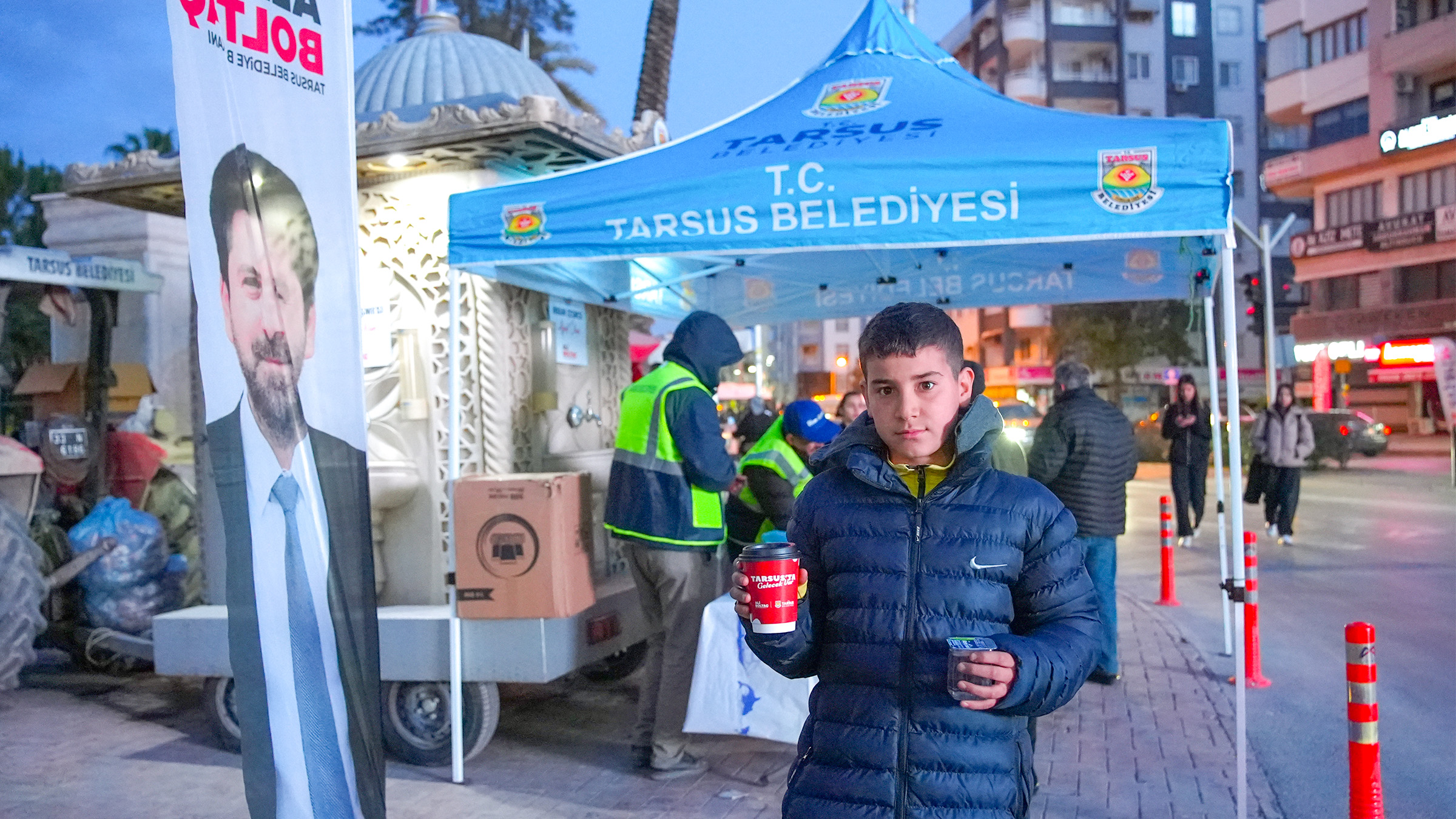 TARSUS BELEDİYESİ’NDEN SOĞUK KIŞ GÜNLERİNDE SICAK ÇORBA İKRAMI