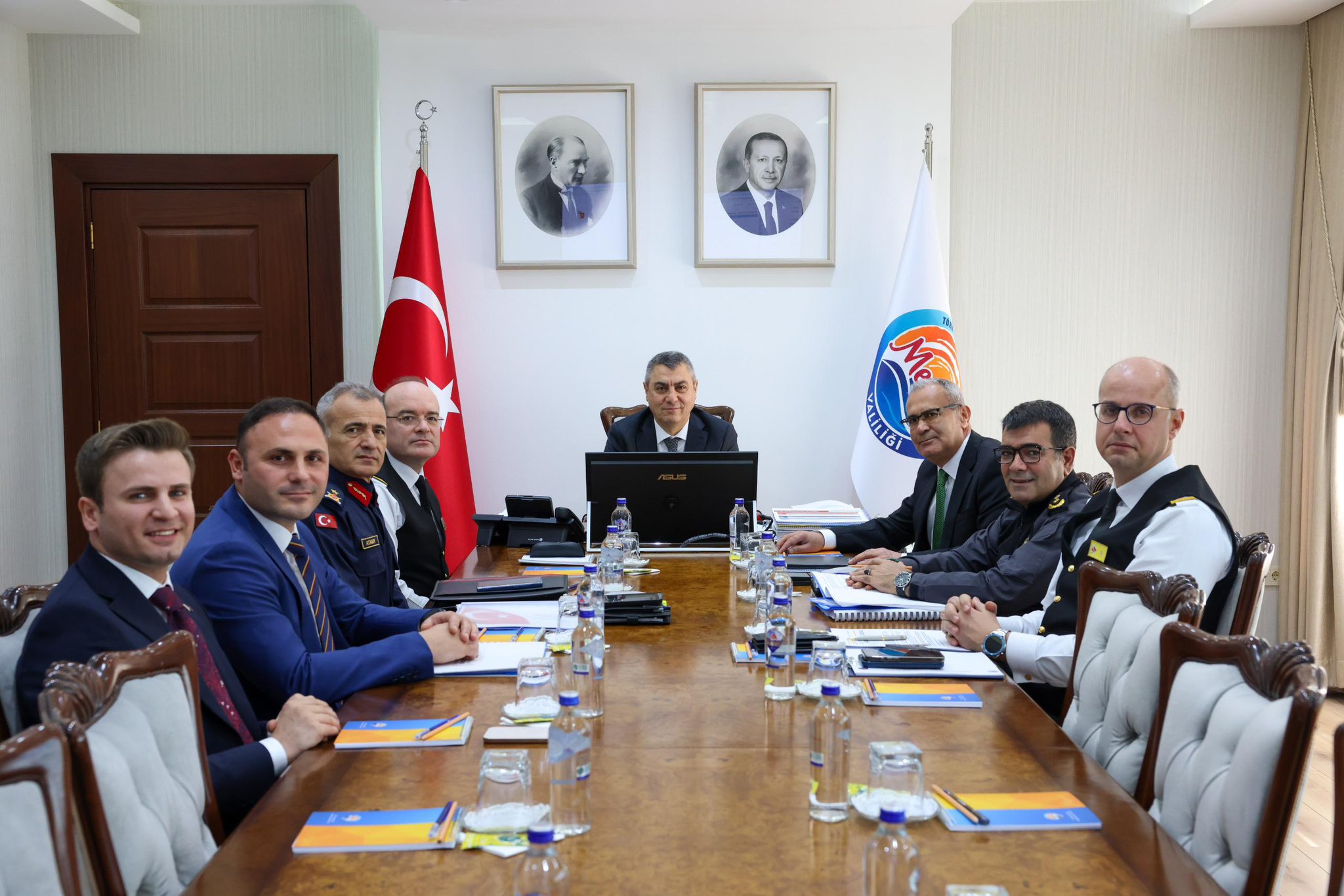 MERSİN VALİSİ ATİLLA TOROS BAŞKANLIĞINDA, GÜVENLİK VE ASAYİŞ DEĞERLENDİRME TOPLANTISI GERÇEKLEŞTİRİLDİ