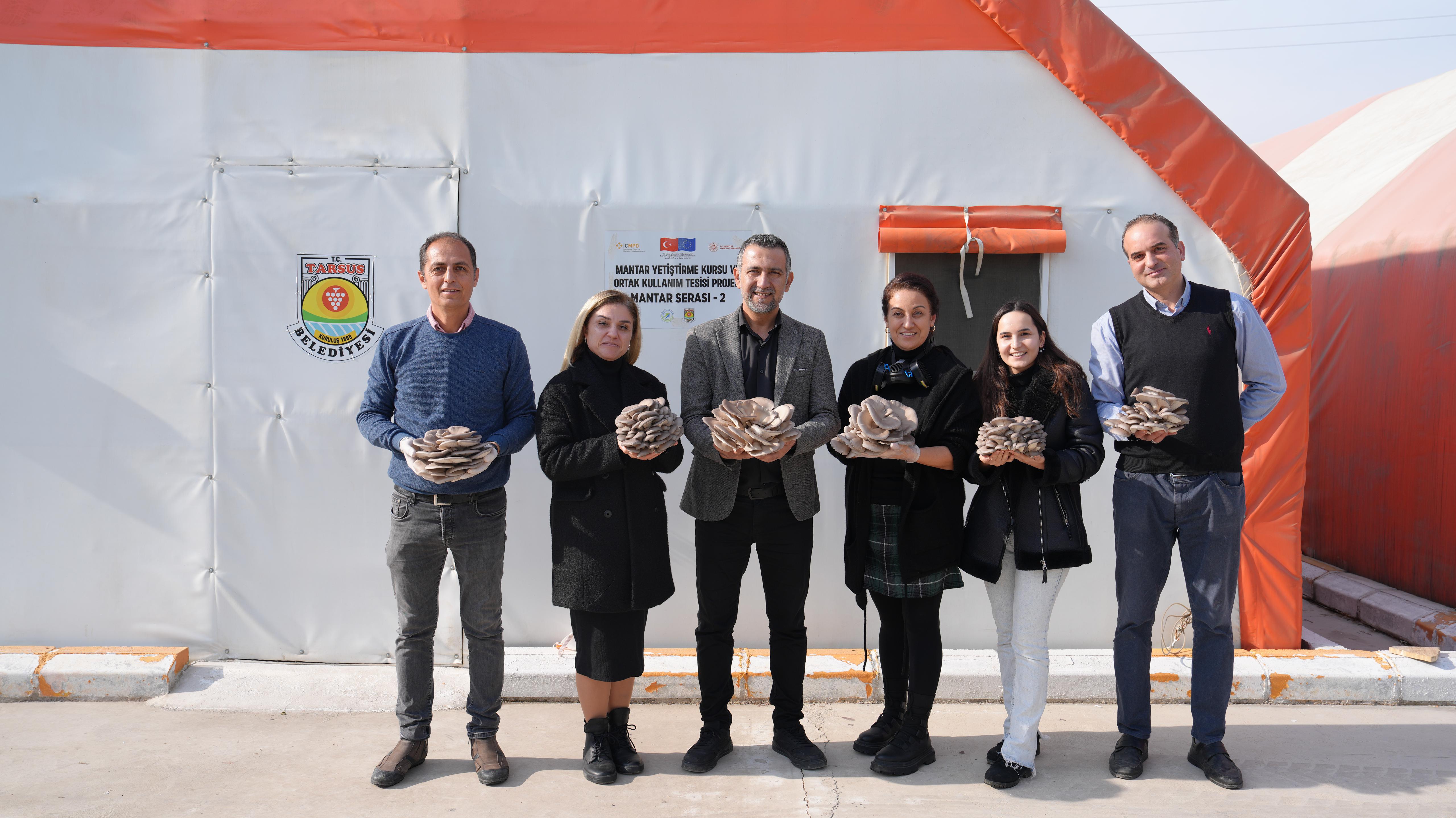 TARSUS BELEDİYESİ MANTAR YETİŞTİRİCİLİĞİ KURSU İLE HEM KAZANIYOR HEM DE KAZANDIRIYOR