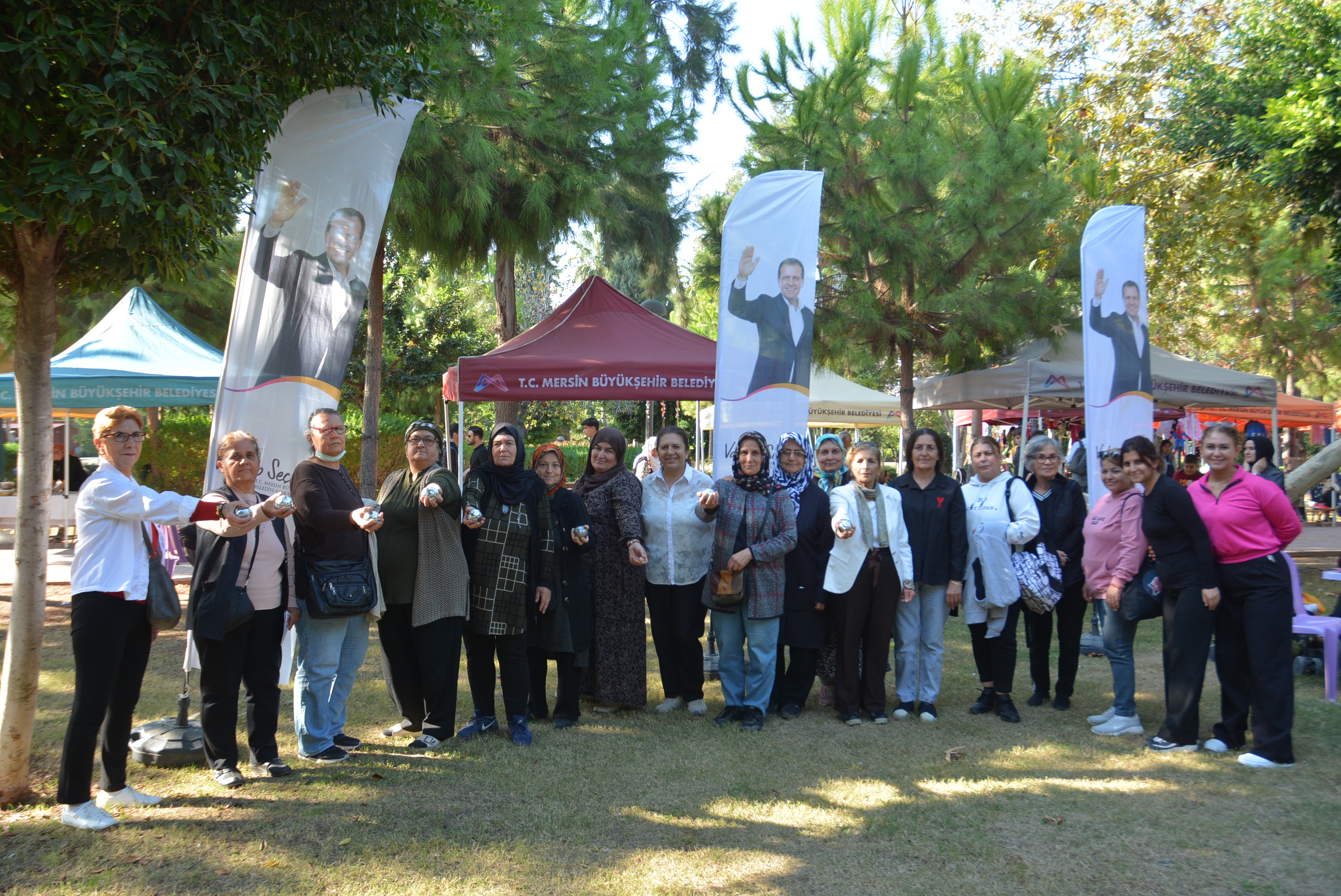 BÜYÜKŞEHİR BELEDİYESİ’NDEN “80’LER ETKİNLİĞİ”
