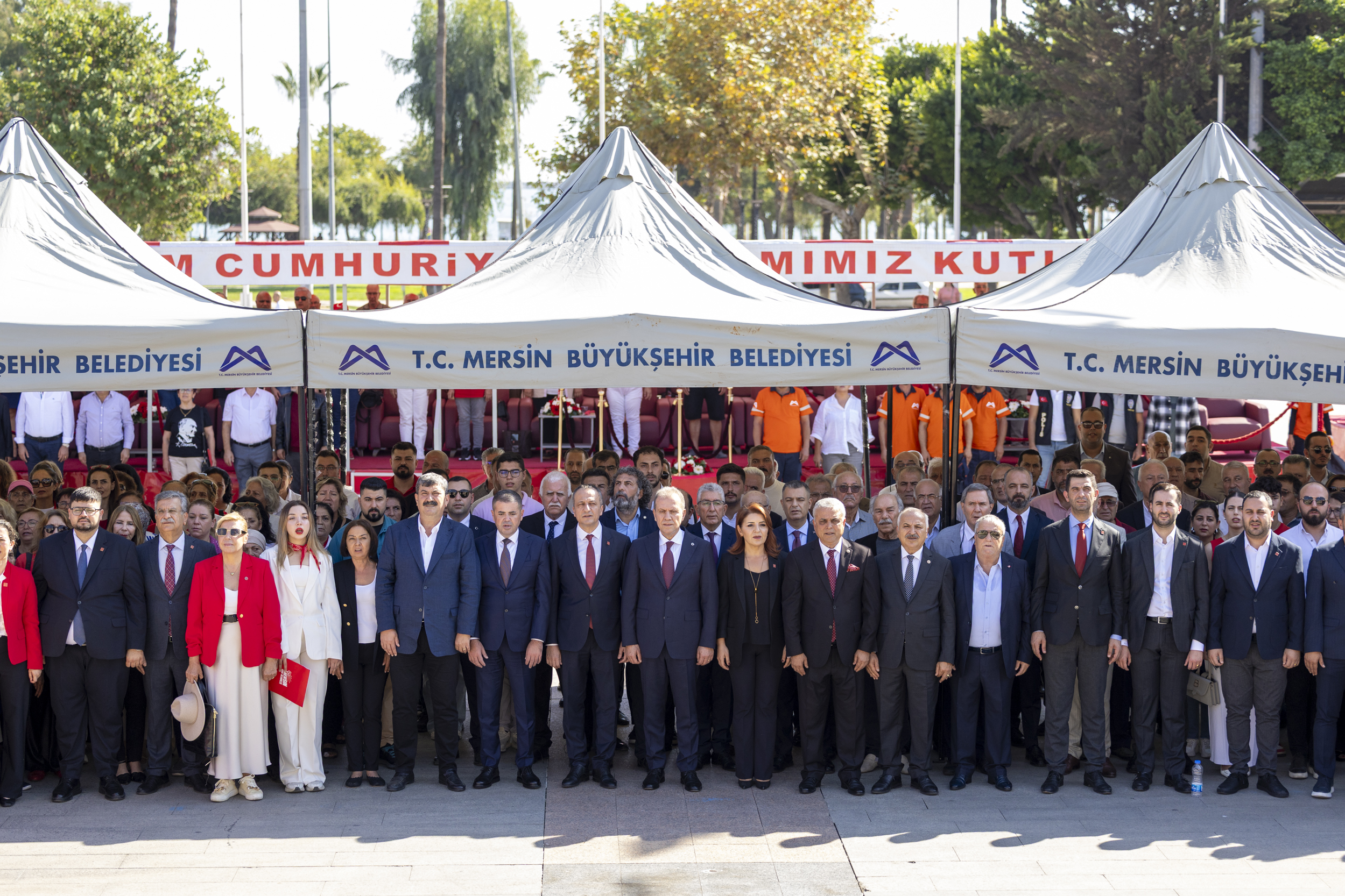 BAŞKAN SEÇER, CHP MERSİN İL BAŞKANLIĞI’NIN CUMHURİYET BAYRAMI TÖRENİNE KATILDI