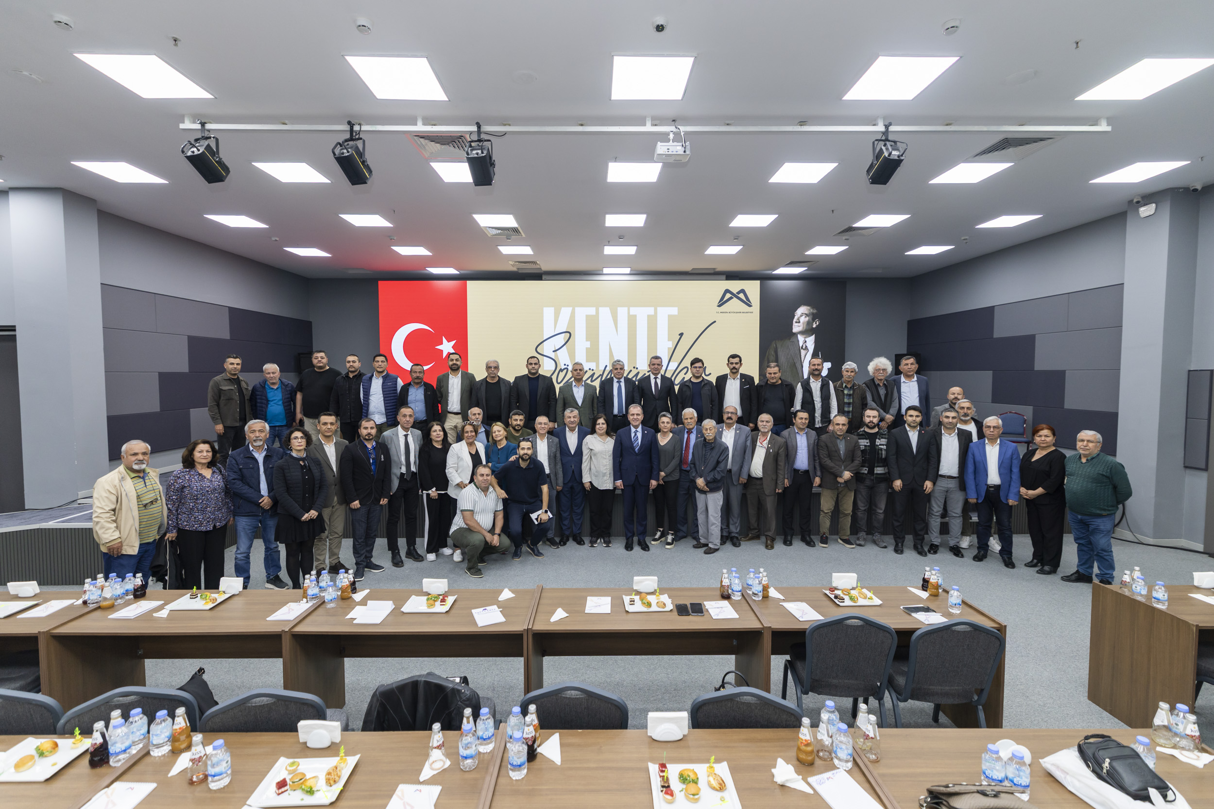 BAŞKAN SEÇER, ‘KENT KATILIMI BULUŞMALARI’ KAPSAMINDA EMEK ÖRGÜTLERİ İLE BİR ARAYA GELDİ