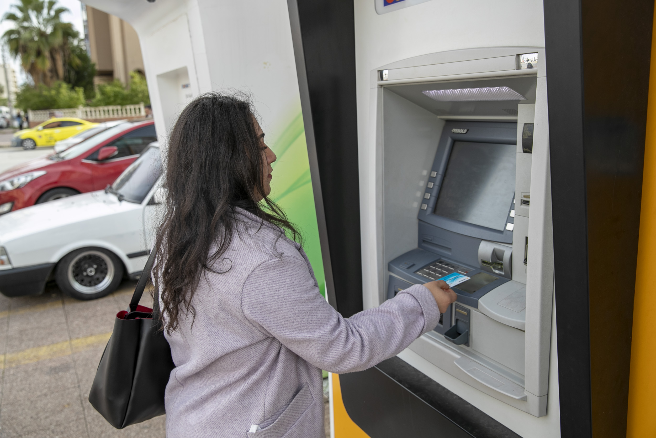 BÜYÜKŞEHİR HALK KART VE ÖĞRENİM YARDIMI ÖDEMELERİNİ HESAPLARA YATIRDI