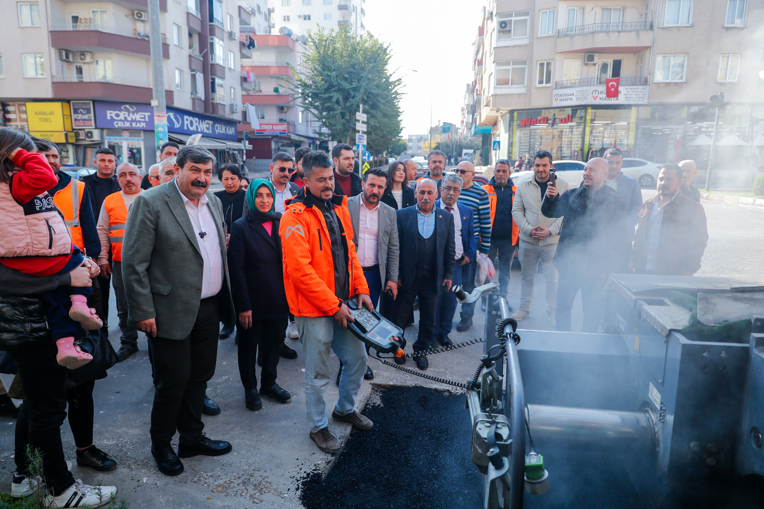 BÜYÜKŞEHİR VE TOROSLAR BELEDİYESİ UYUM İÇERİSİNDE ÇALIŞIYOR