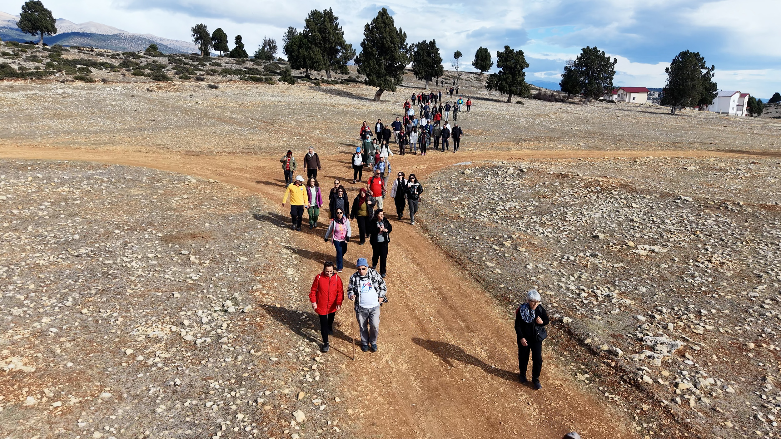 BÜYÜKŞEHİR’İN, ‘TARİHİ KİLİKYA YOLU YÜRÜYÜŞÜ’NE YOĞUN İLGİ SÜRÜYOR