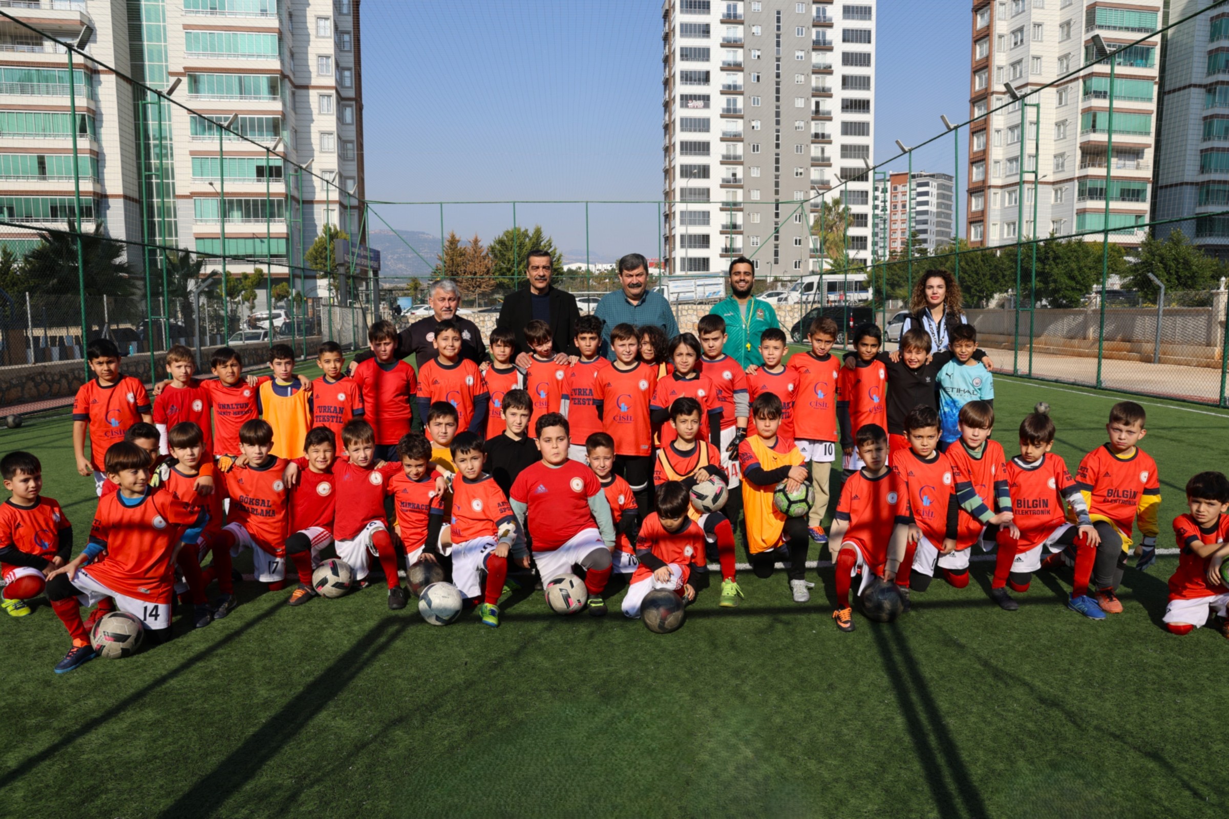 TOROSLAR BELEDİYESİNİN SPOR ALANLARI VATANDAŞIN HİZMETİNDE   