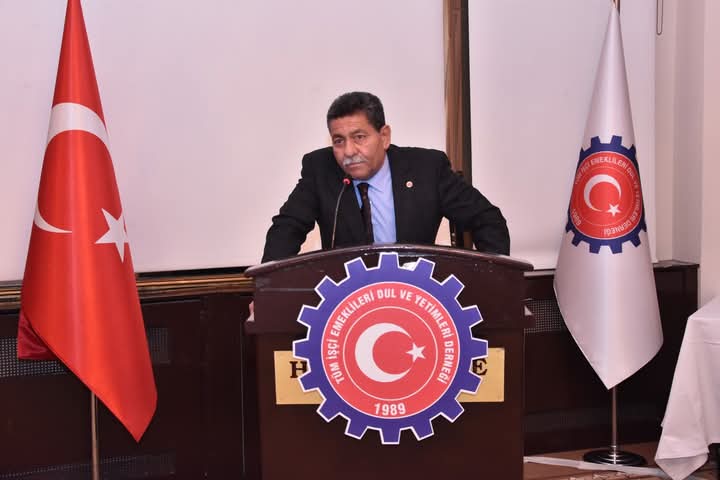 TÜM EMEKLİLER DERNEĞİ TARSUS ŞUBE BAŞKANI MEHMET BÜLENT GÖZENER EMEKLİYE SEYYANEN ZAM YAPILMALI