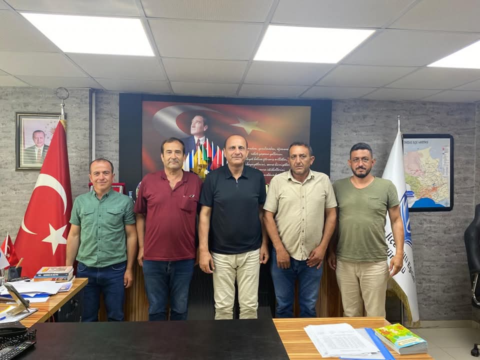 MUHTARLARDAN TARSUS İLÇE MİLLİ EĞİTİM MÜDÜRÜ MUSTAFA ANTEPLİOĞLU’NA ZİYARET