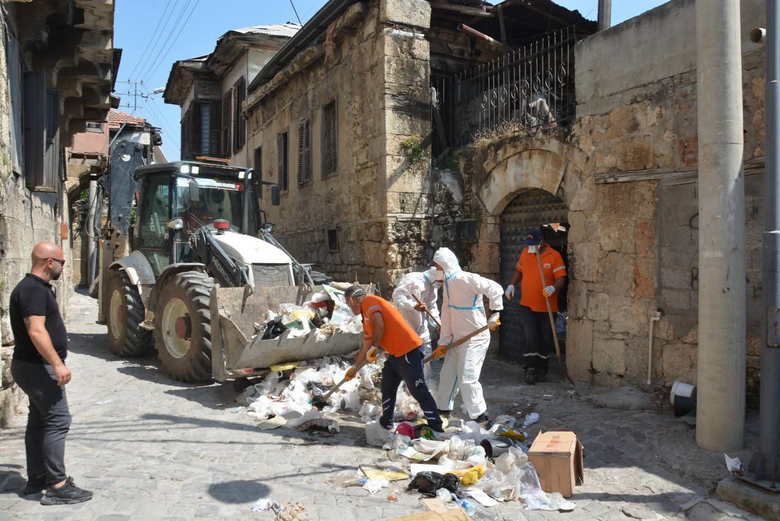 BÜYÜKŞEHİR EKİPLERİ KISA SÜREDE MÜDAHALE ETTİ