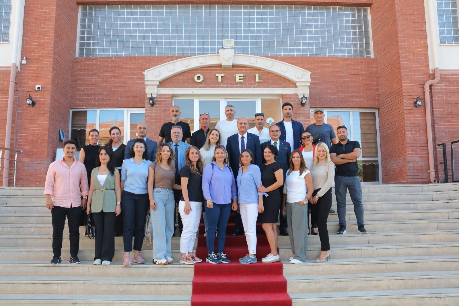 CUMHURİYET BAYRAMI COŞKUSUNUN MİMARI: FEDAKÂR ÖĞRETMENLER!