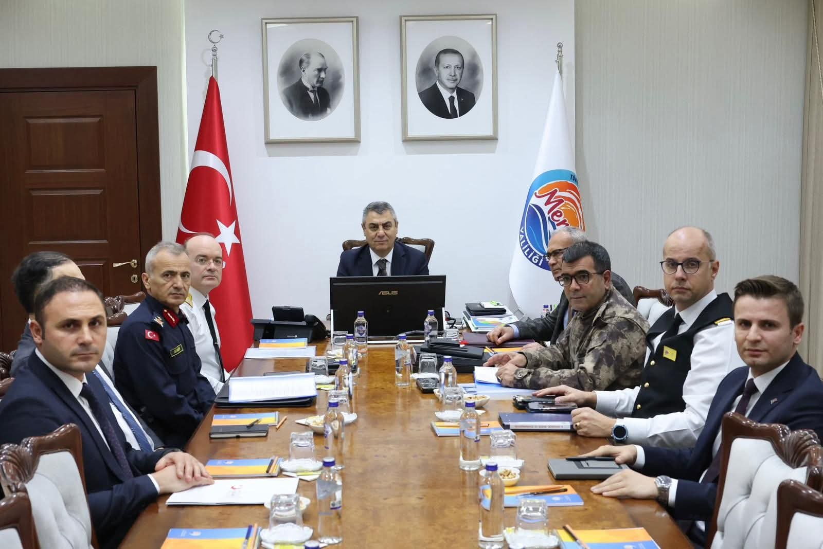 MERSİN VALİSİ ATİLLA TOROS BAŞKANLIĞINDA, GÜVENLİK VE ASAYİŞ DEĞERLENDİRME TOPLANTISI GERÇEKLEŞTİRİLDİ