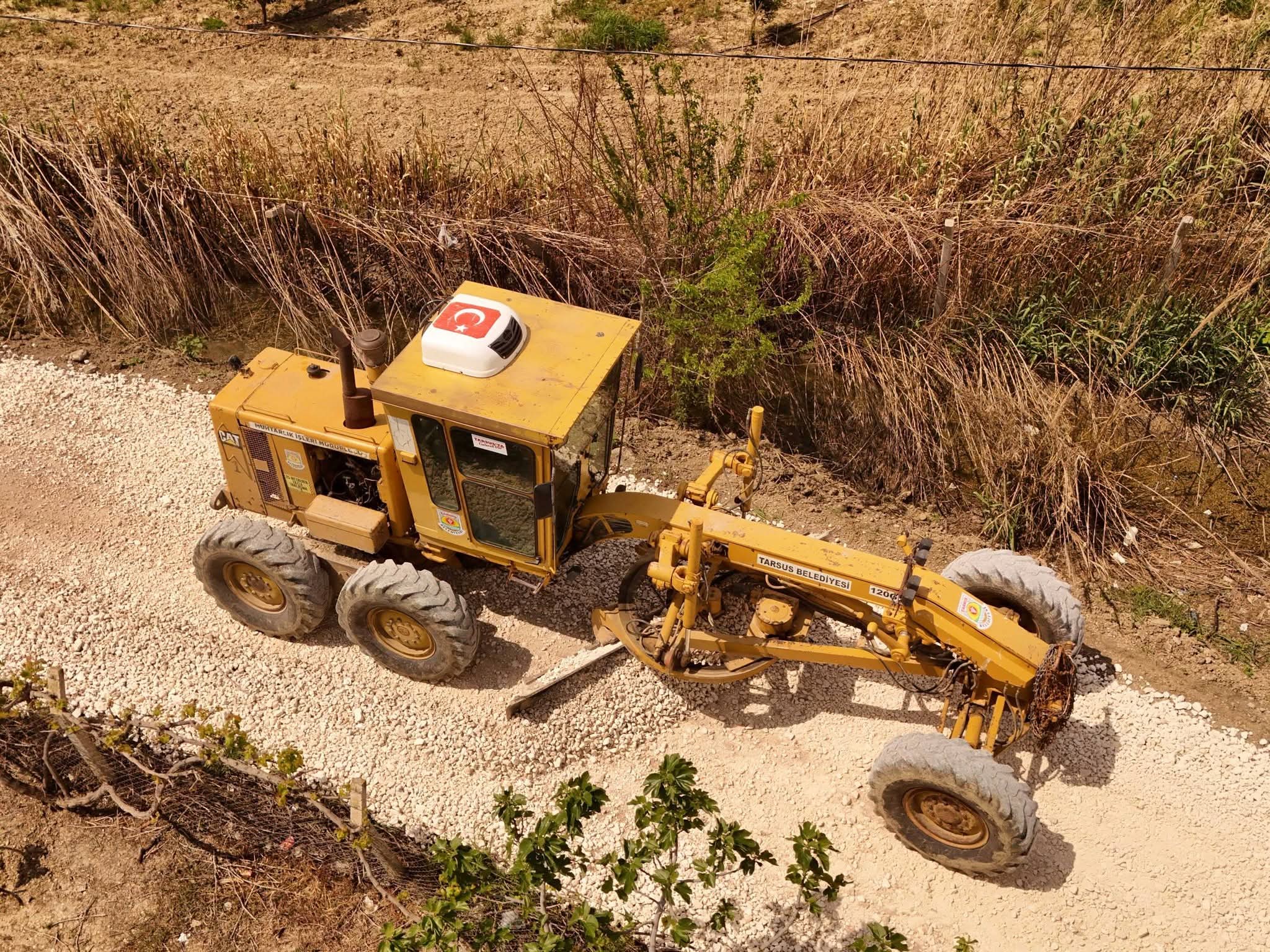 MANTAŞ MAHALLESİ’NDE YAĞIŞTAN ETKİLENEN YOLLAR YENİDEN DÜZENLENDİ