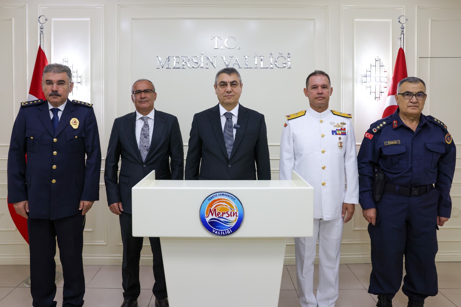VALİ ATİLLA TOROS, MERSİN'DE YÜRÜTÜLMEKTE OLAN GÜVENLİK VE ASAYİŞ HİZMETLERİNE İLİŞKİN AÇIKLAMALARDA BULUNDU