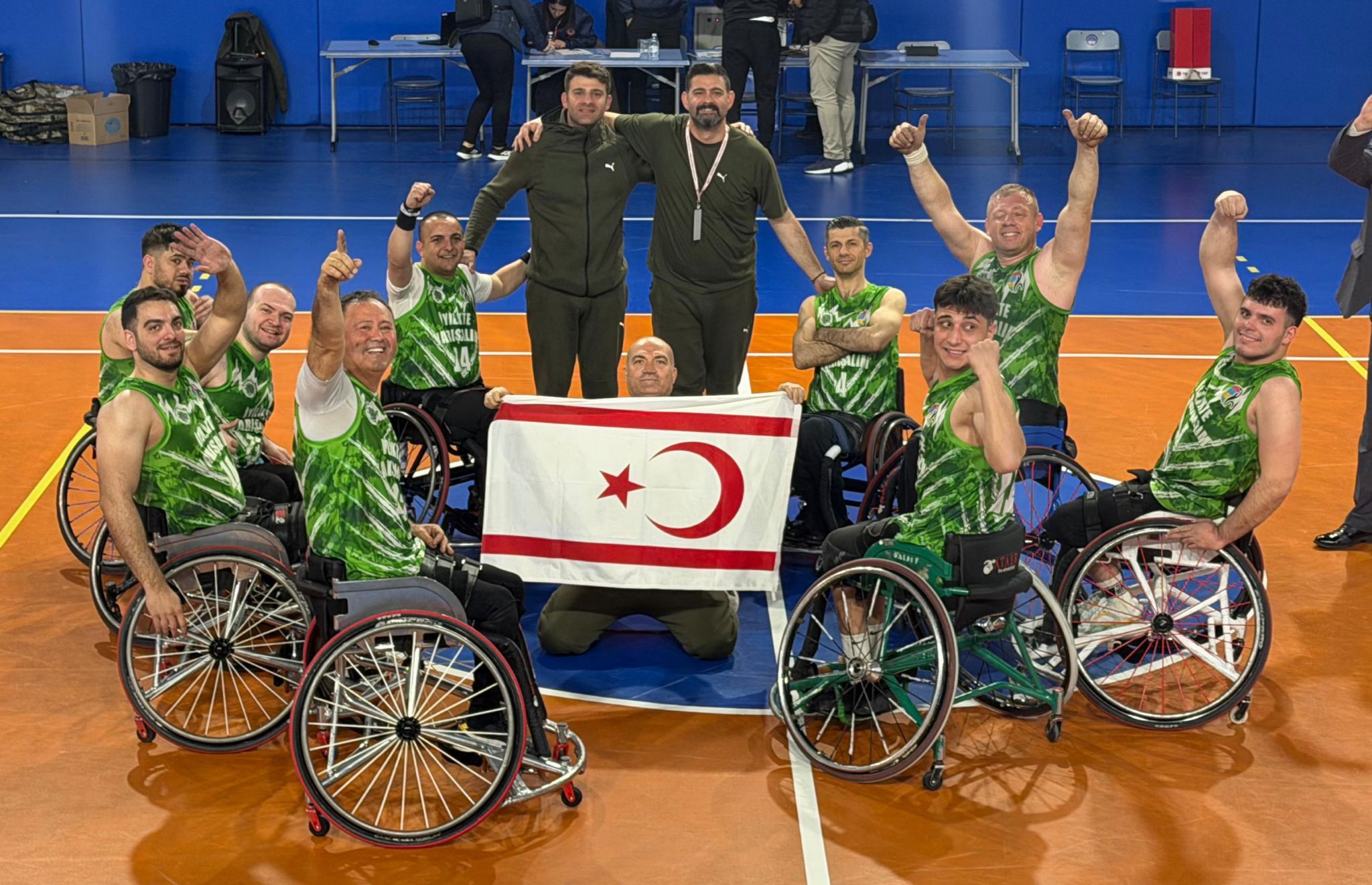 TEKERLEKLİ SANDALYE BASKETBOL BİRİNCİLİĞİNDE KKTC VAKIFLAR BASKETBOL TAKIMI ENGELLERİ AŞT