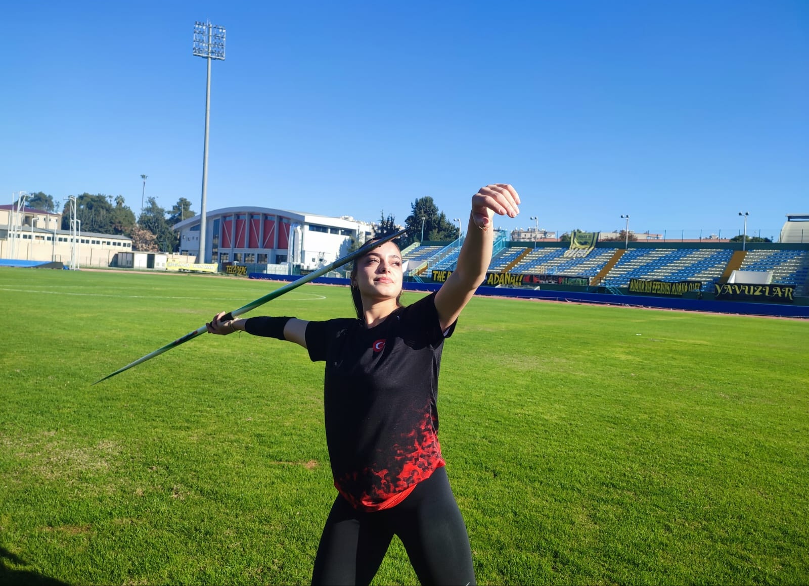 TARSUS'LU RABİYA ÇİÇEK ŞAMPİYONLUKLARA DOYMUYOR