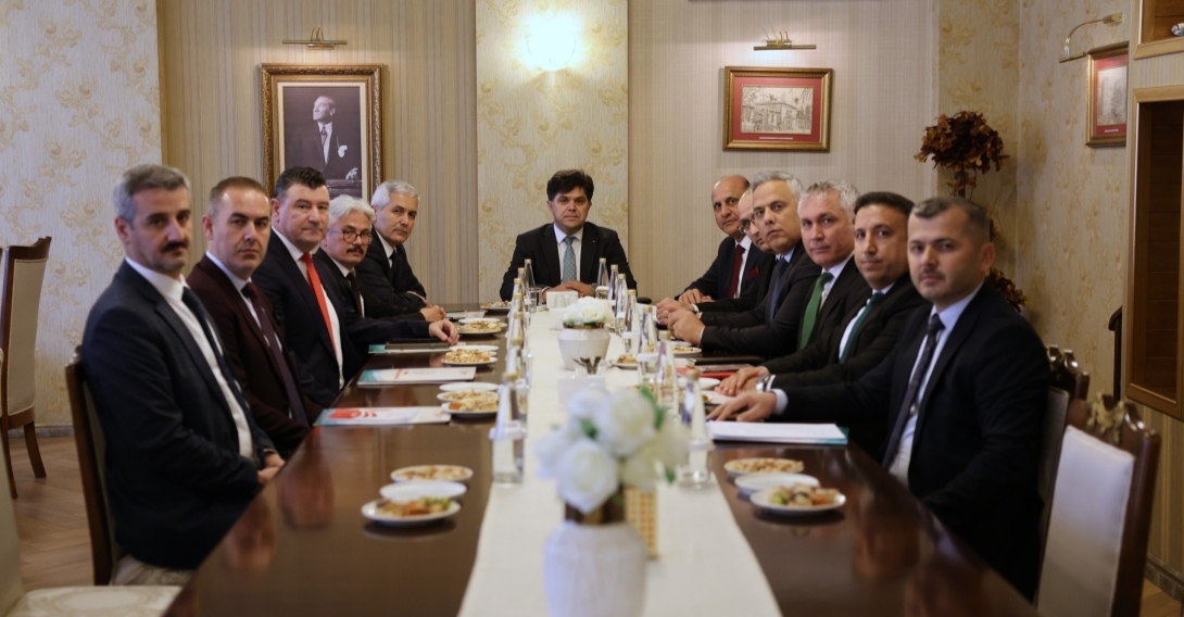 MUHAMMED ÖZDEMİRCİ BAŞKANLIĞINDA İLÇE MİLLÎ EĞİTİM MÜDÜRLERİ TOPLANTISI GERÇEKLEŞTİRİLDİ