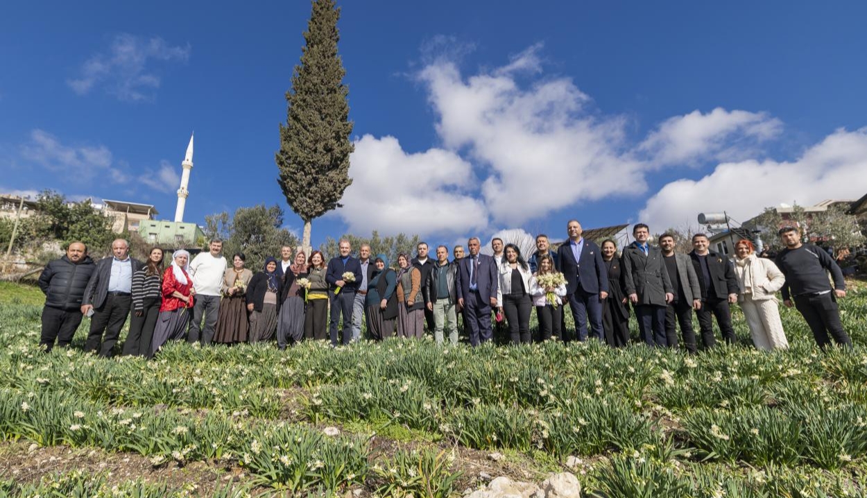 BAŞKAN SEÇER VE MERAL SEÇER ‘4. NERGİS ŞENLİĞİ’NE KATILDI