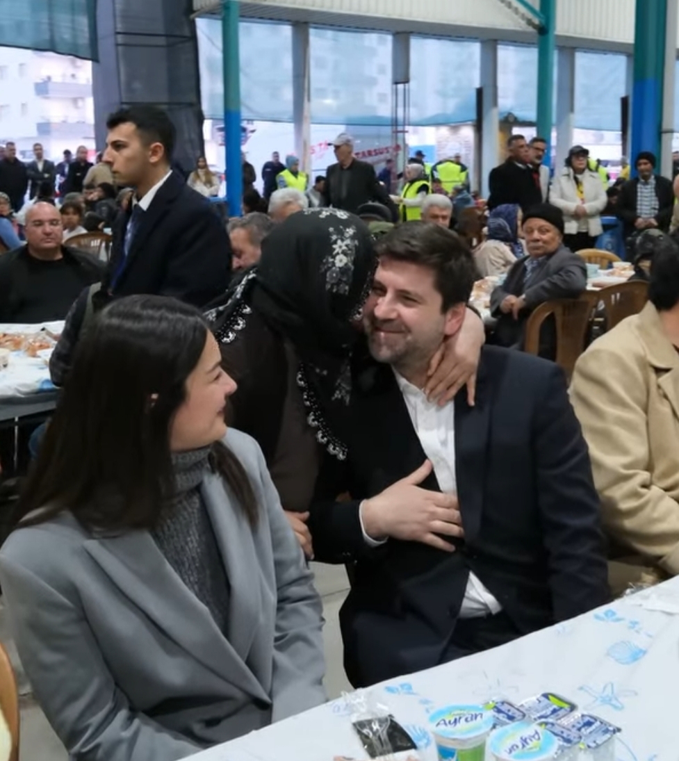TARSUS'TA RAMAZAN COŞKUSU 5 BİNE YAKIN VATANDAŞ BAŞKAN BOLTAÇ İLE İFTAR SOFRASINDA BULUŞTU