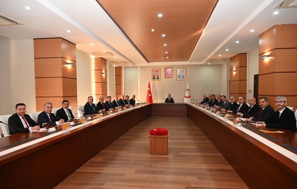 BÖLGE ÜNİVERSİTELERİ YÖK BAŞKANLIĞINDA HATAY’DA BİR ARAYA GELDİ  