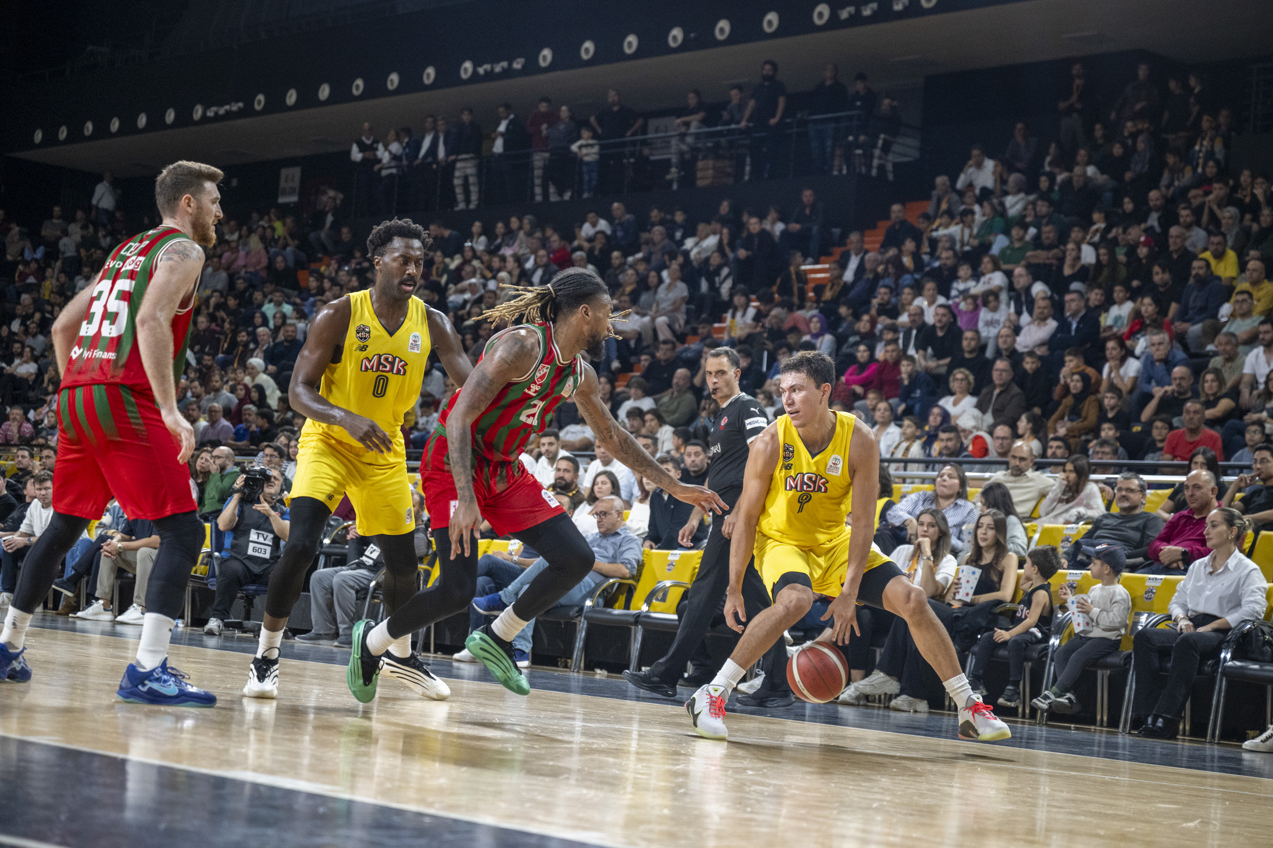 MERSİN SPOR KARŞIYAKA’YI 92-87 YENDİ