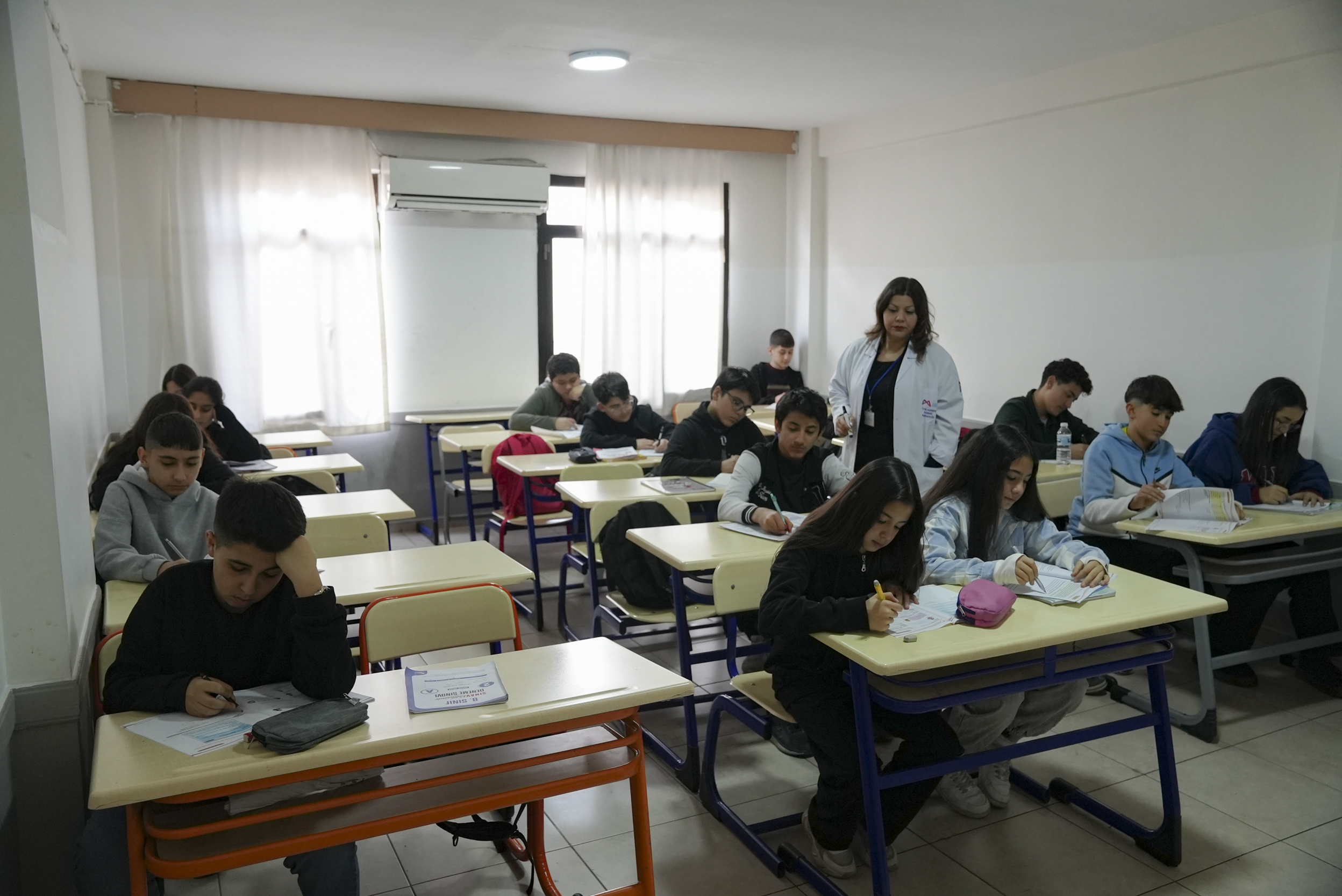 LİSE VE ÜNİVERSİTE YOLCULUĞUNDA, MERSİN BÜYÜKŞEHİR ÖĞRENCİLERİN YANINDA