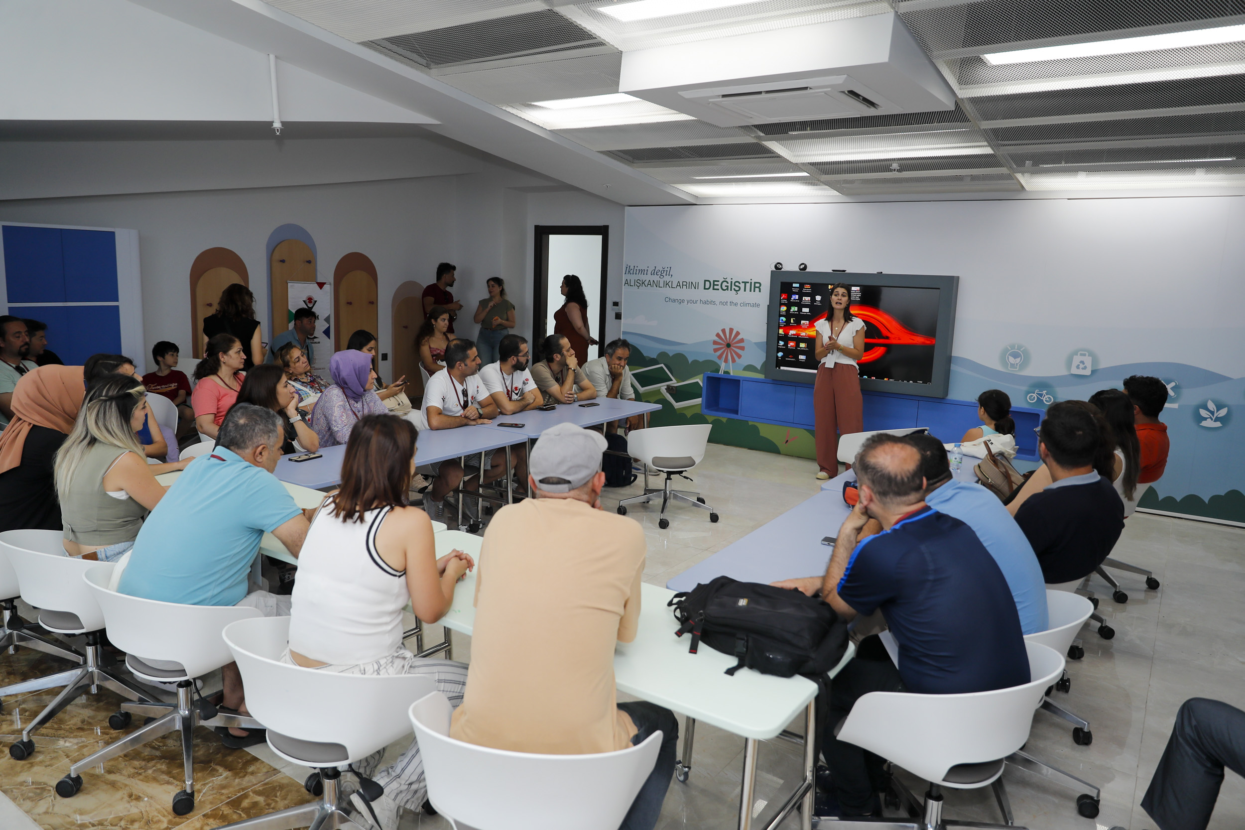 MERCAN BİLİM MERKEZİ ÖĞRETMENLERİ AĞIRLADI