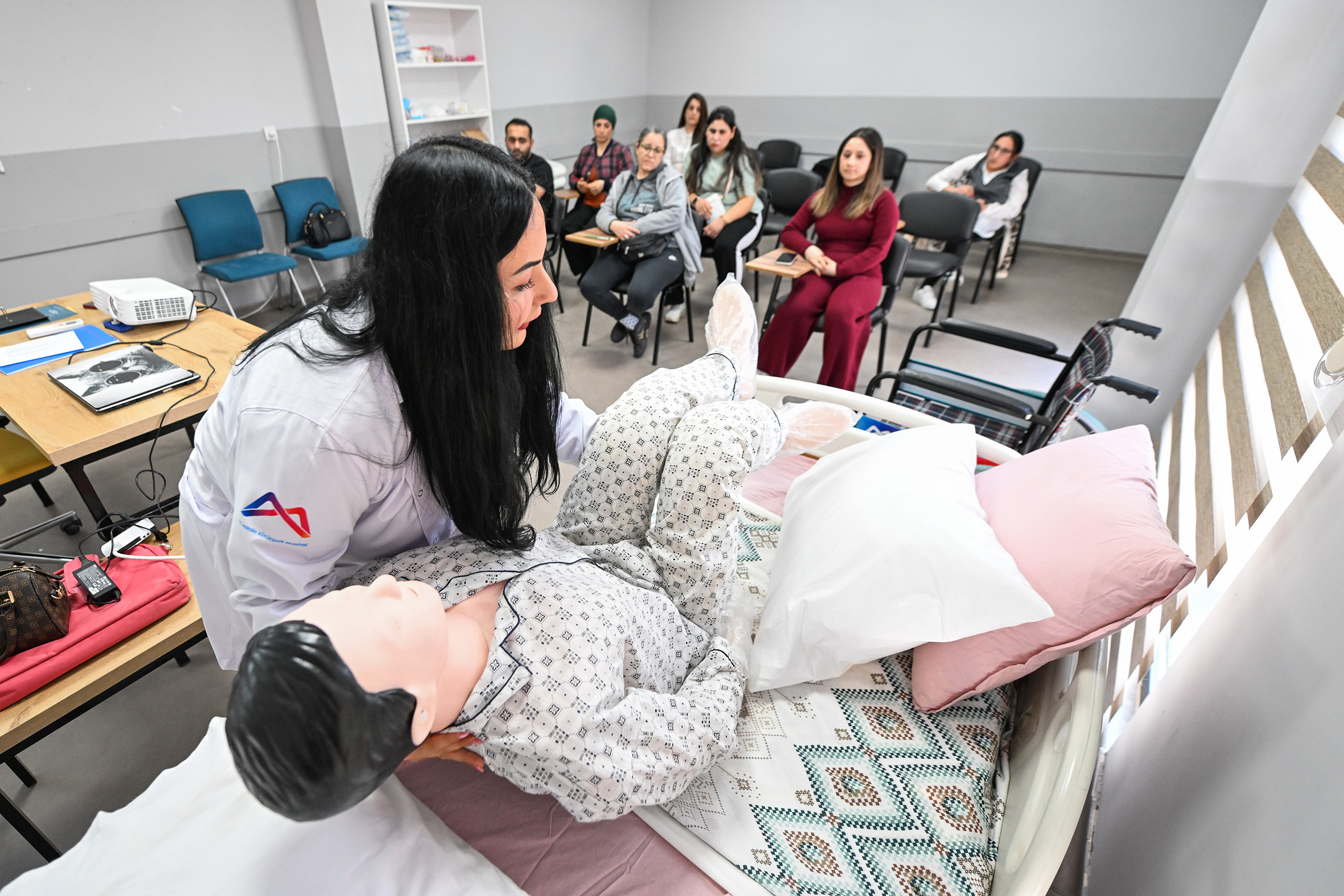 ÜCRETSİZ KURSLARI İSTİHDAMIN YOLUNU AÇIYOR