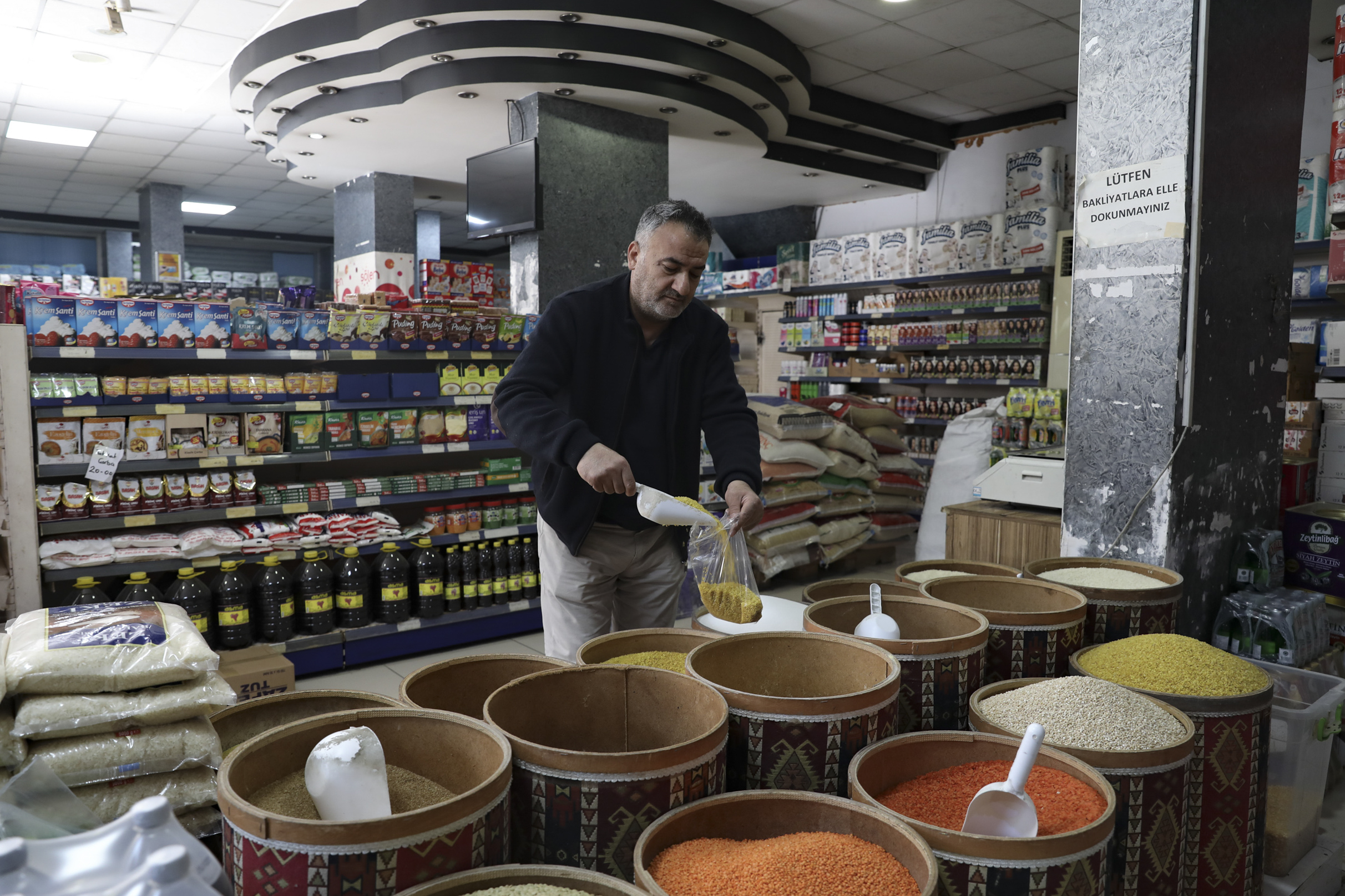 MERSİN BÜYÜKŞEHİR BELEDİYESİ “ HALK KART İLE 65 BİNE YAKIN HANEYE VE 450 YEREL ESNAFA  ULAŞTI”