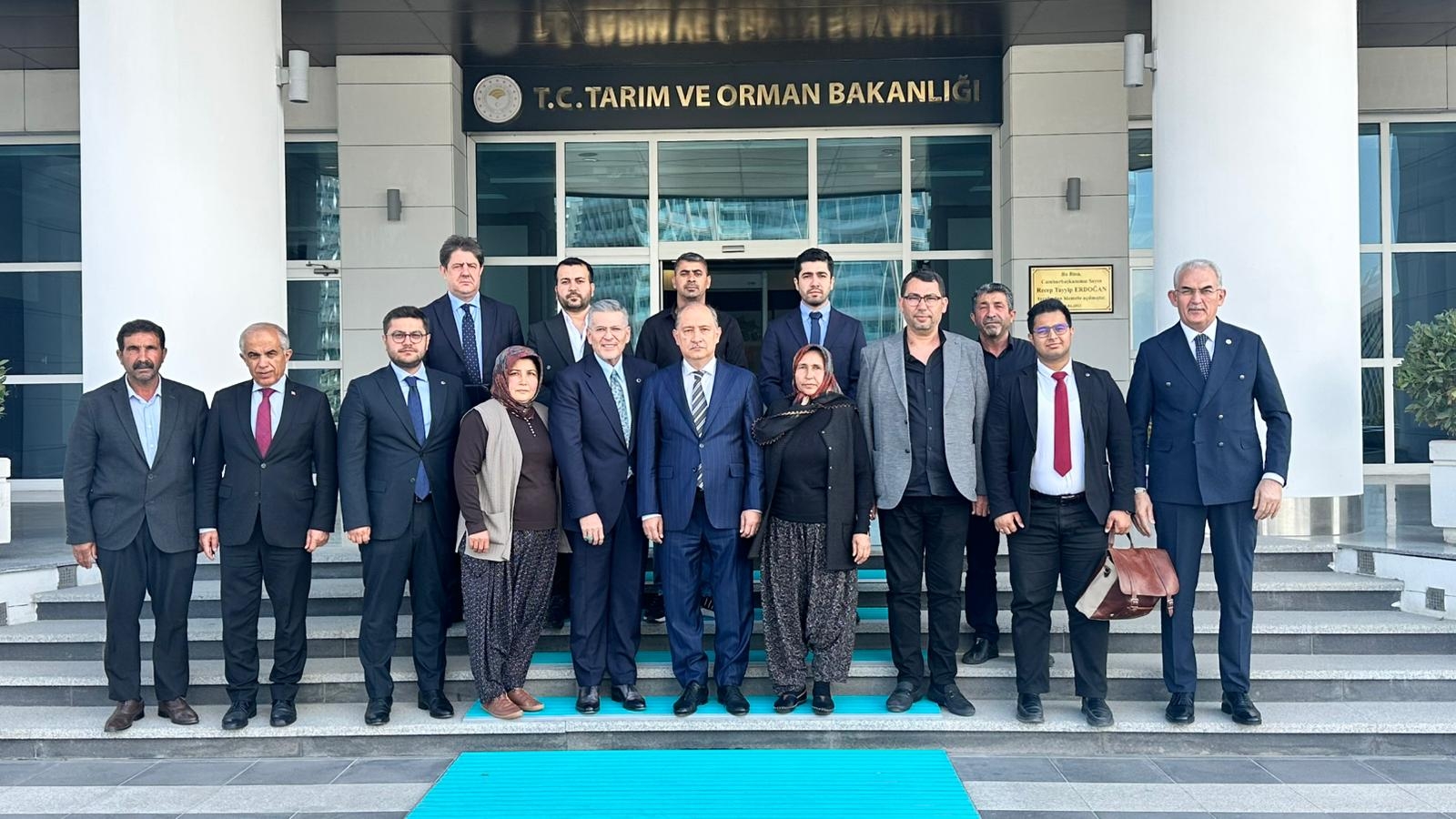 UYSAL'DAN MERSİN İÇİN BİRLİK MESAJI : TARIM, ÜRETİM VE 2B SORUNLARI ANKARA'DA MASAYA YATIRILDI
