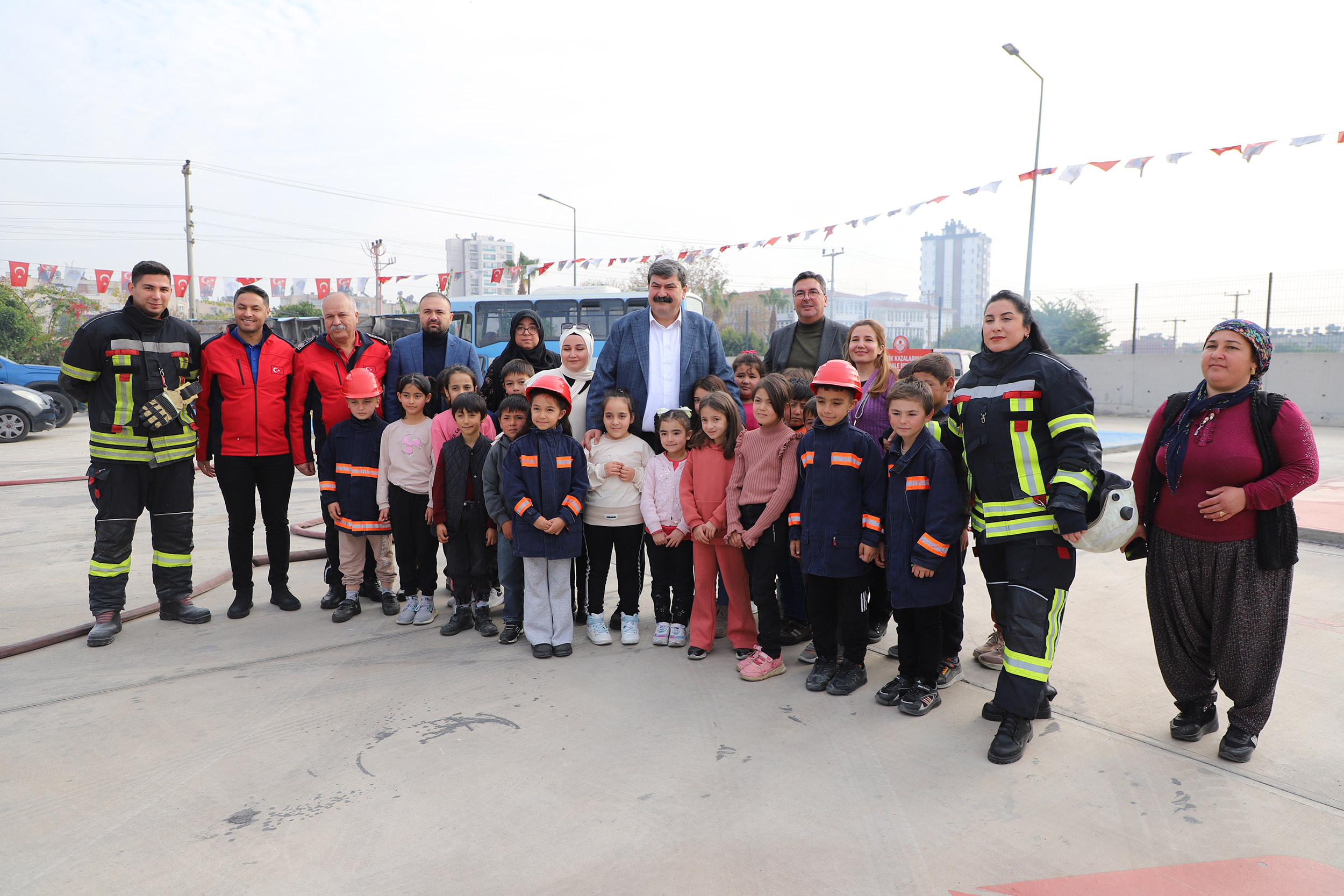 TOROSLAR BELEDİYE BAŞKANI YILDIZ VE ARSLANKÖYLÜ ÖĞRENCİLERDEN ATA EĞİTİM MERKEZİ'NE ZİYARET