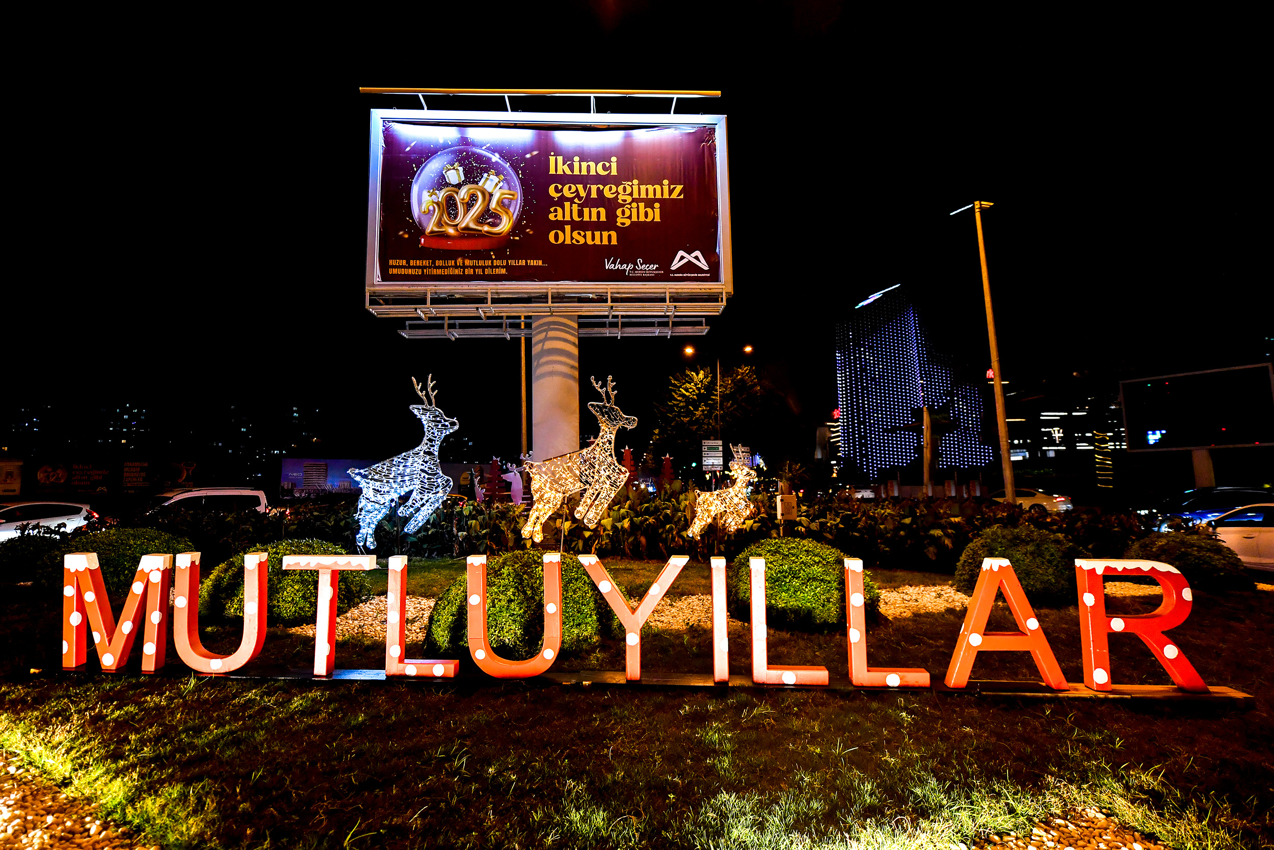 YENİ YILIN ENERJİSİ TÜM KENTİ SARDI