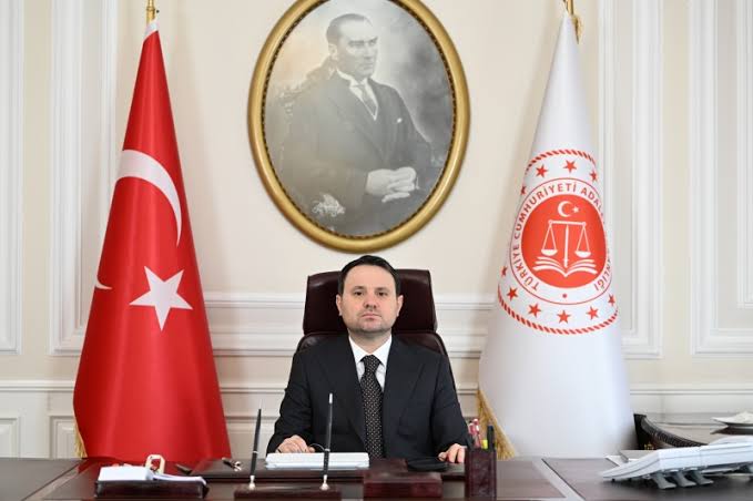 ADALET BAKANI GÜRLEK'TEN ADANA MERKEZLİ SUÇ ÖRGÜTÜ OPERASYONUNA YÖNELİK AÇIKLAMA