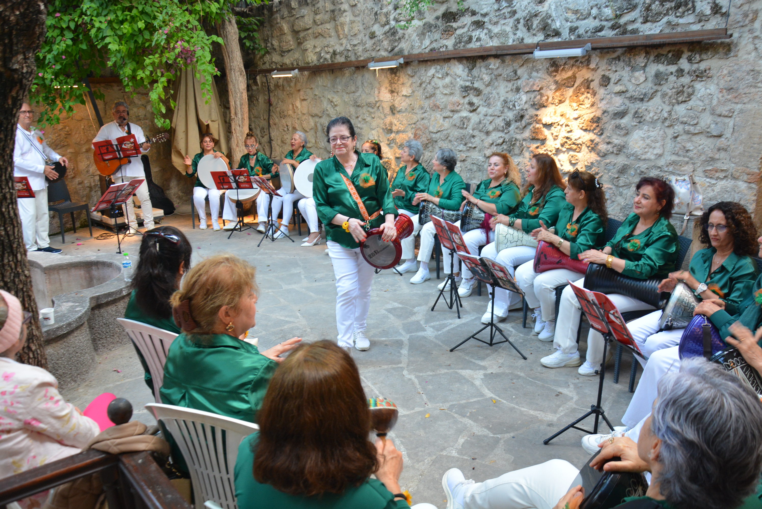 TADEKA KADIN RİTİM GRUBUNDAN MİNİ KONSER