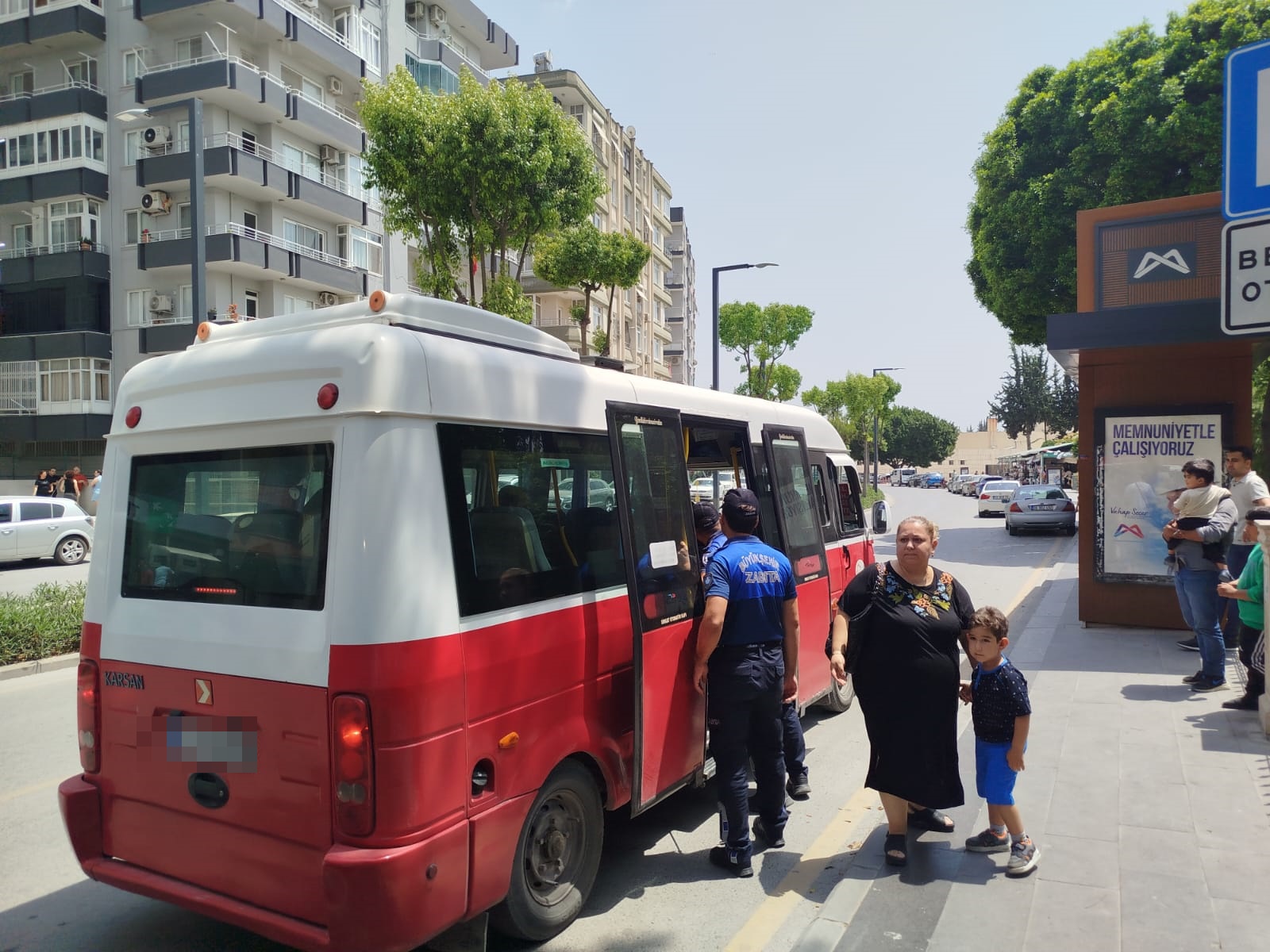 MERSİN BÜYÜKŞEHİR ZABITASINDAN TARSUS’TA TOPLU TAŞIMA ARAÇLARI İLE YARENLİK ALANINDA MOTOSİKLETLİLERE DENETİM